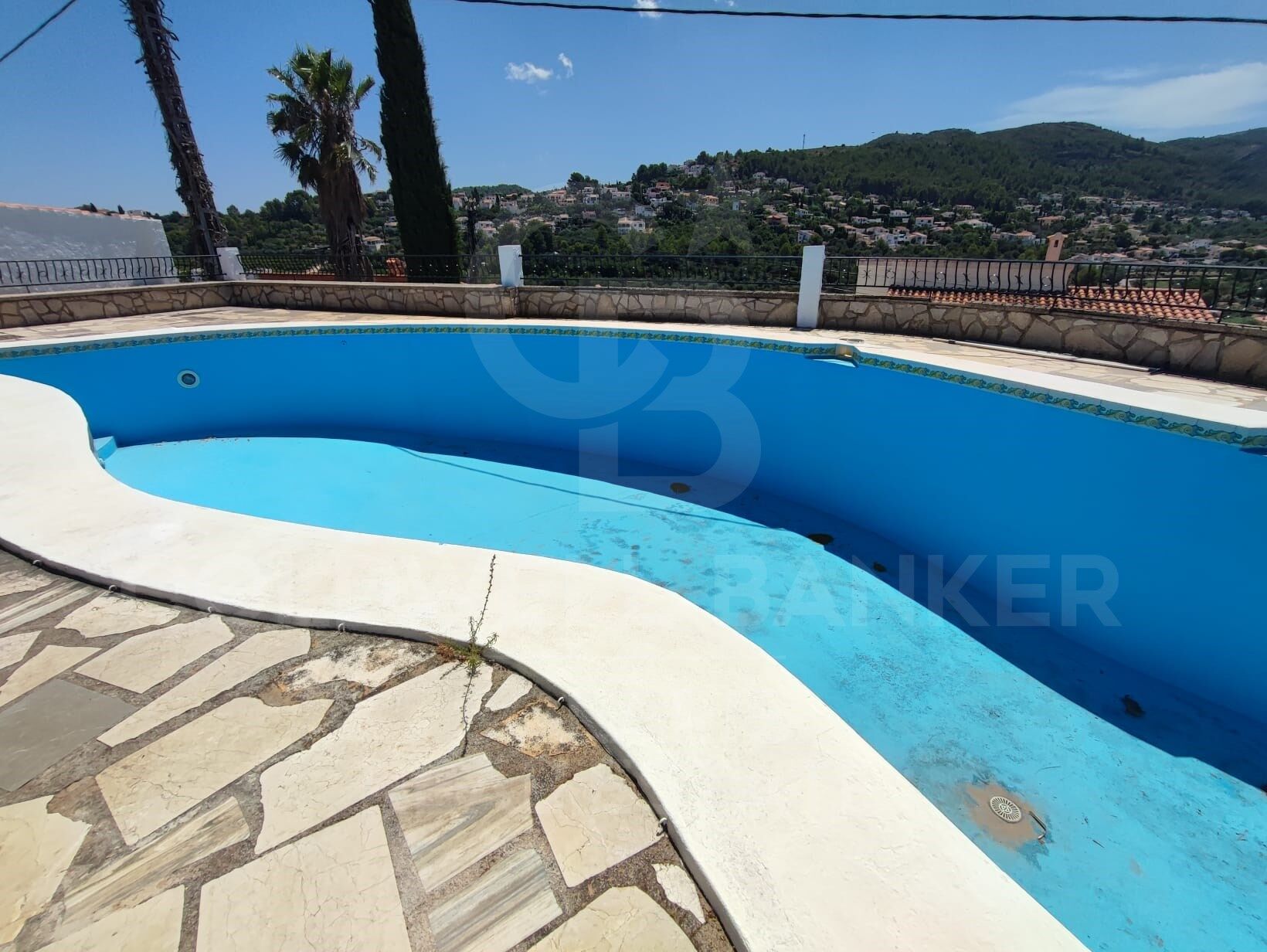 Exclusiva finca en Orba con vistas al mar y a la montaña