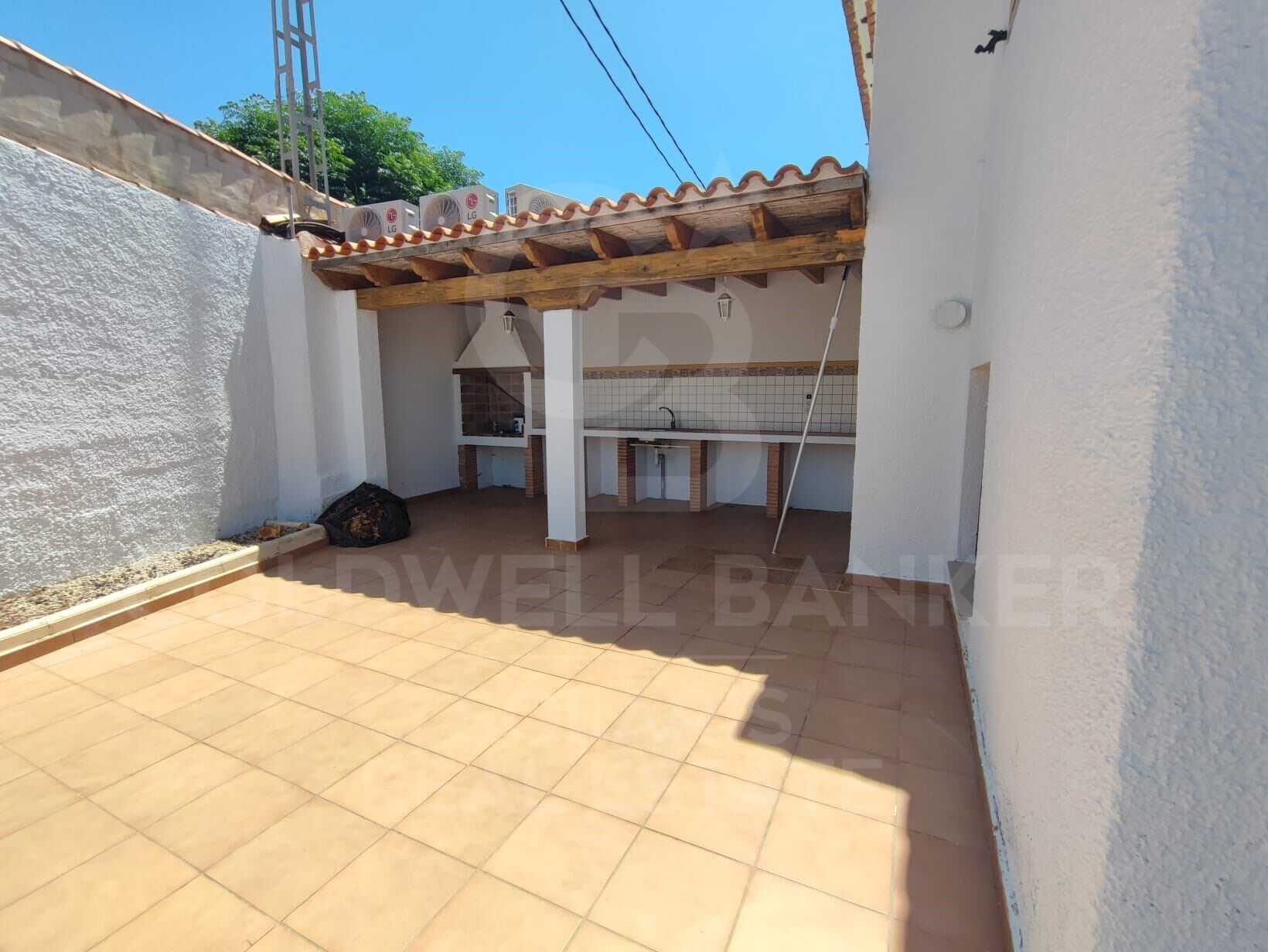 Exclusive finca in Orba with sea and mountain views