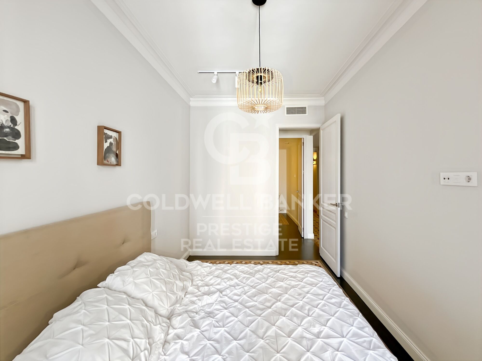 Renovated apartment for sale in Eixample Derecho with terrace,Barcelona