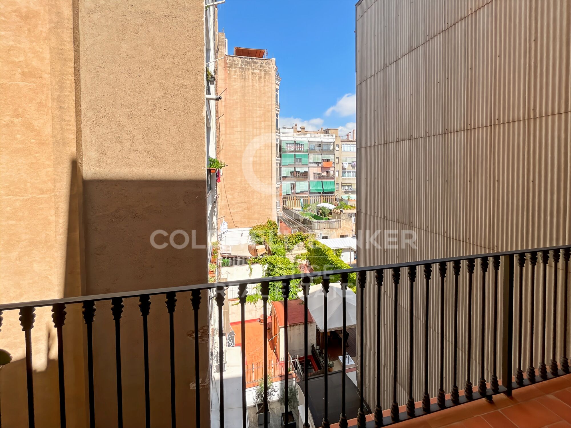 Renovated apartment for sale in Eixample Derecho with terrace,Barcelona