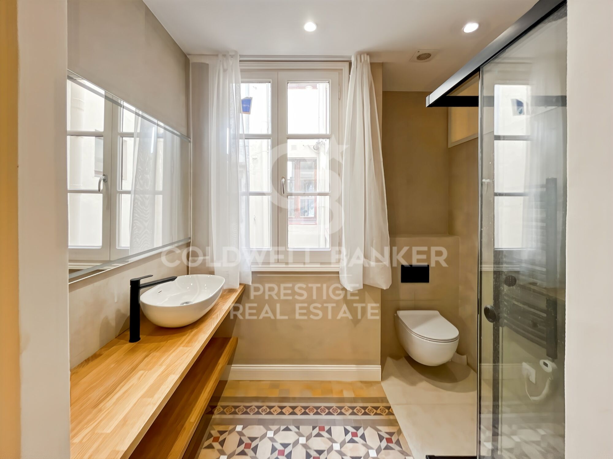 Renovated apartment for sale in Eixample Derecho with terrace,Barcelona