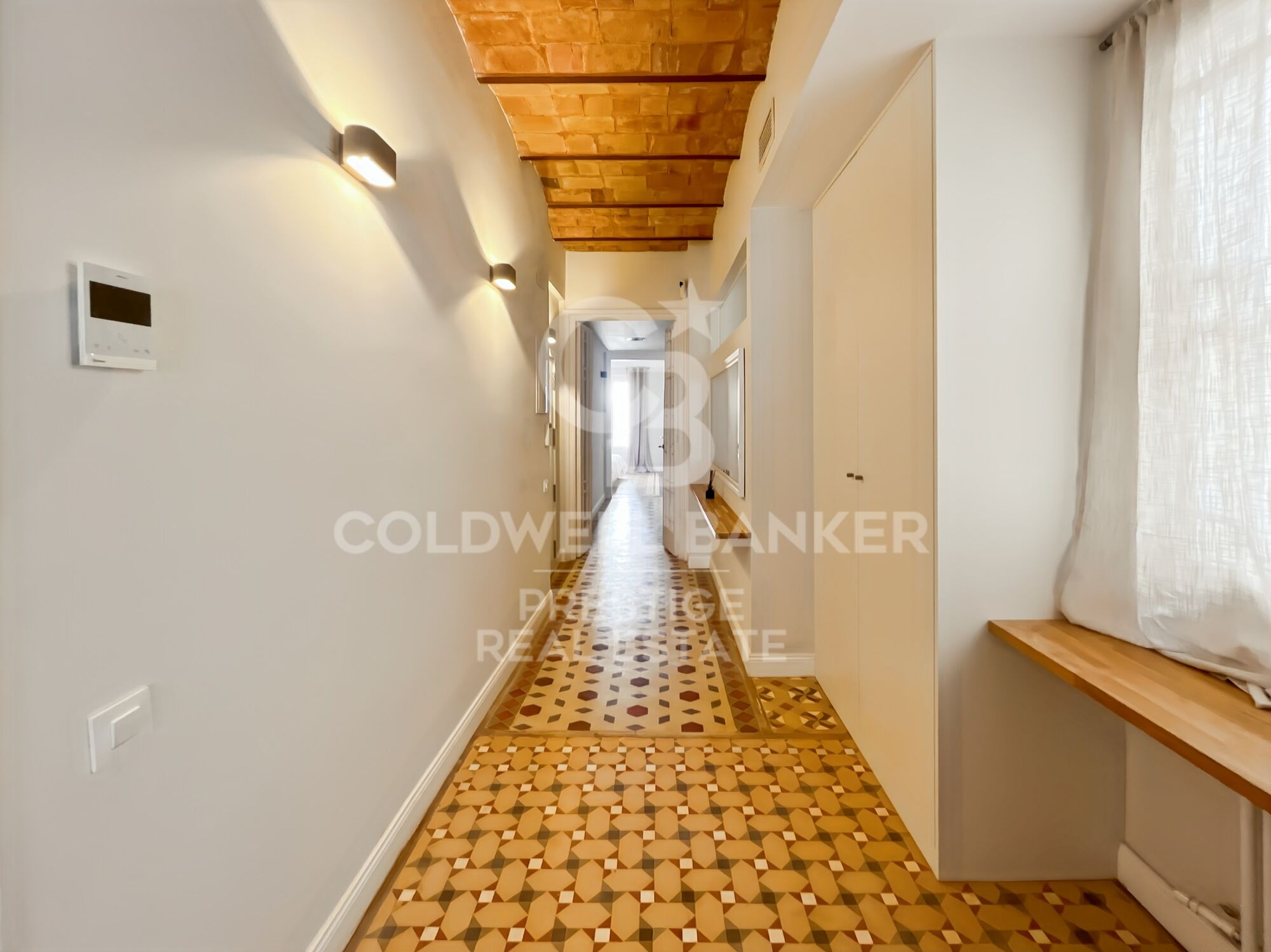 Renovated apartment for sale in Eixample Derecho with terrace,Barcelona