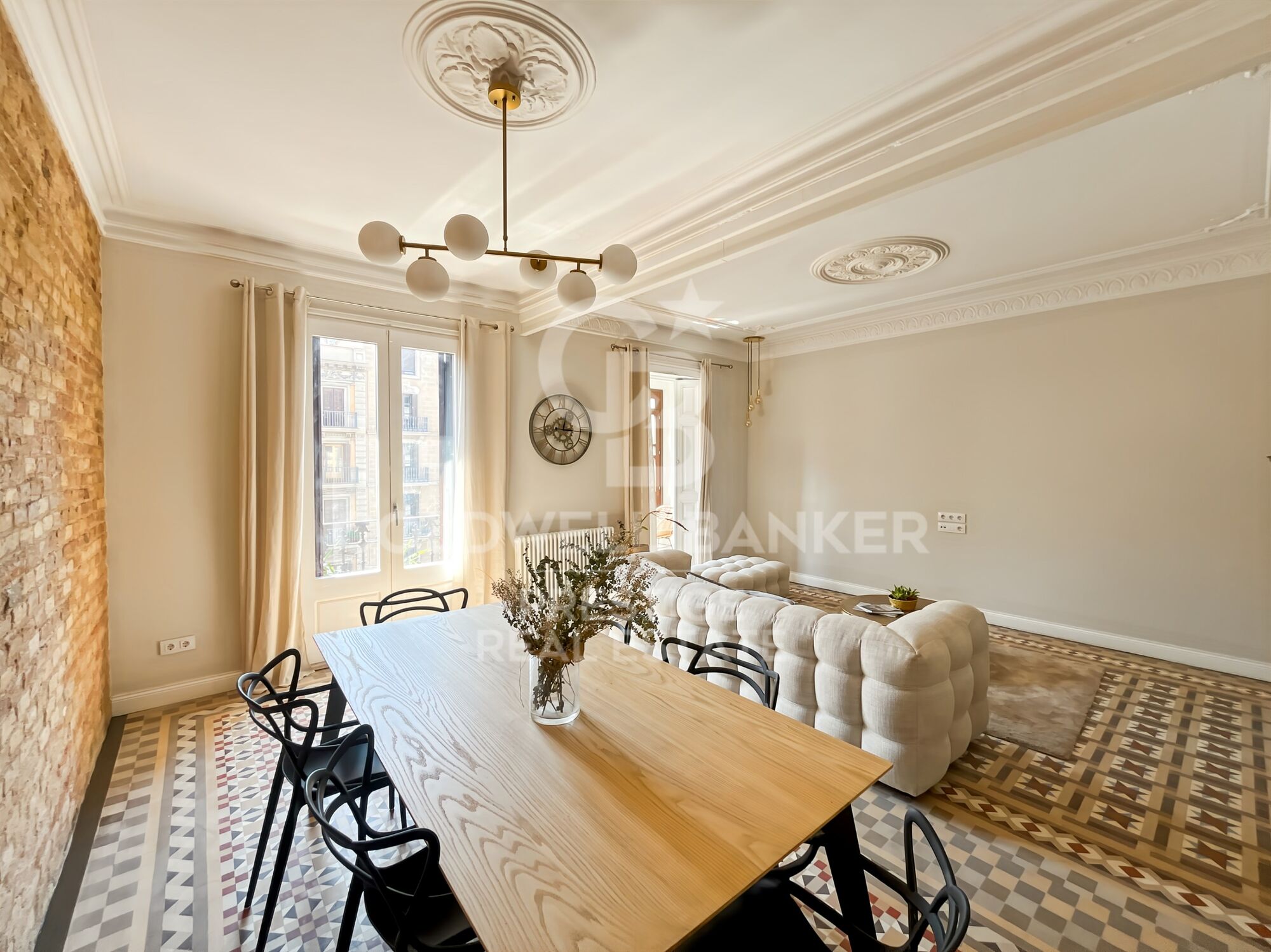 Renovated apartment for sale in Eixample Derecho with terrace,Barcelona