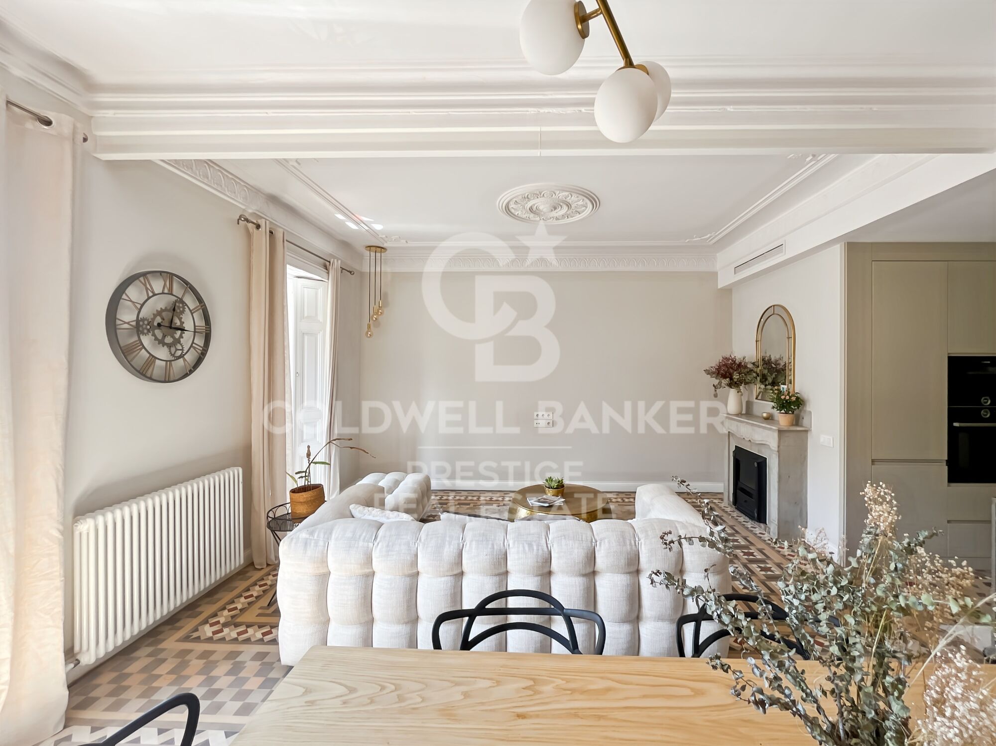 Renovated apartment for sale in Eixample Derecho with terrace,Barcelona