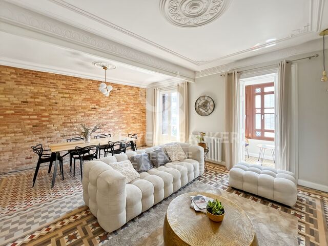 Renovated apartment for sale in Eixample Derecho with terrace,Barcelona