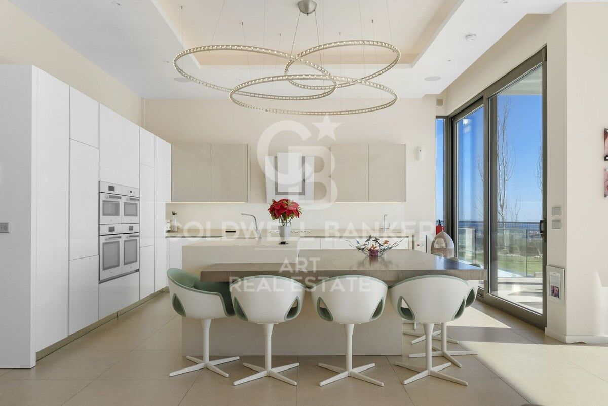 Elegante Villa am Hang mit Panoramablick auf das Meer in El Herrojo, La Quinta