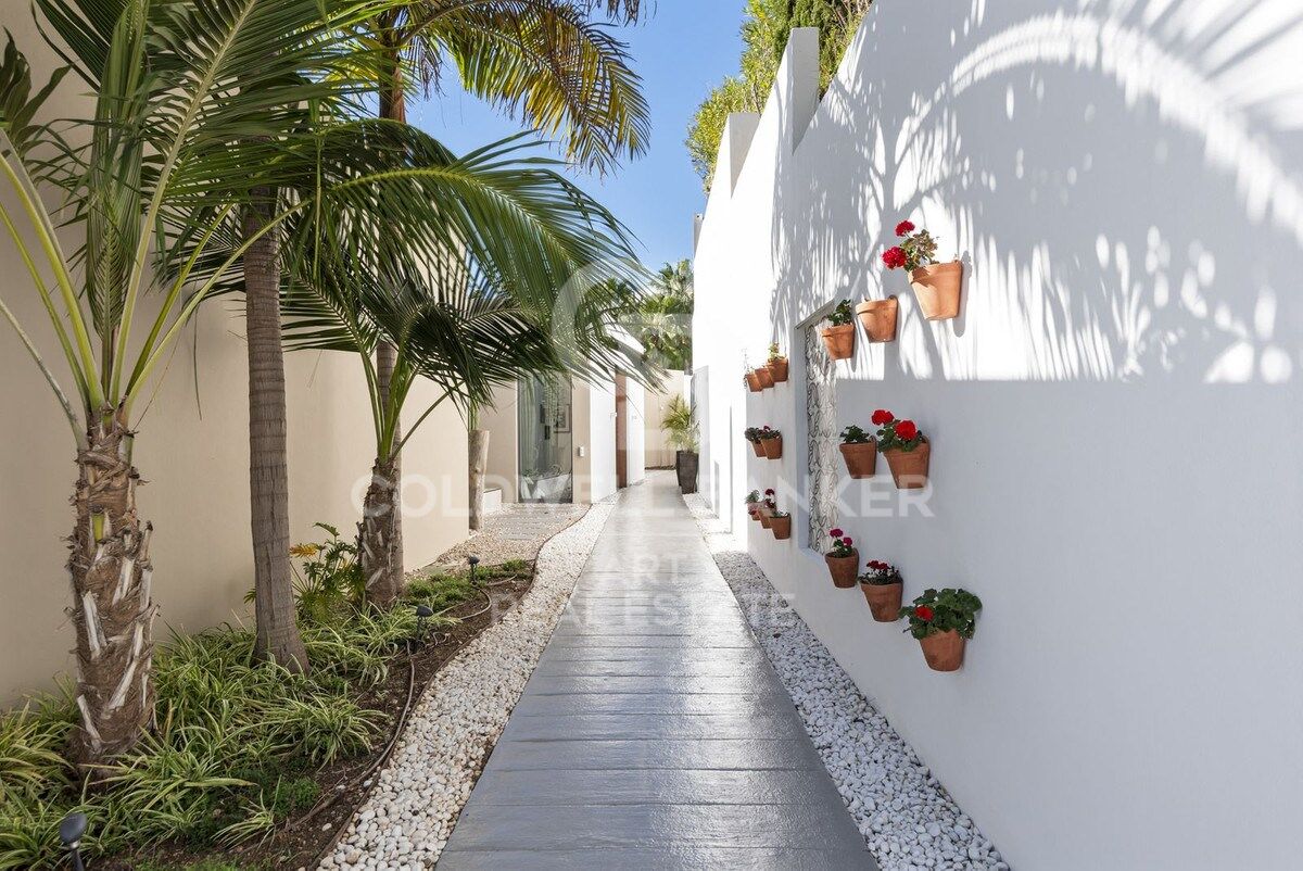 Villa elegante en la colina con vistas panorámicas al mar en El Herrojo, La Quinta