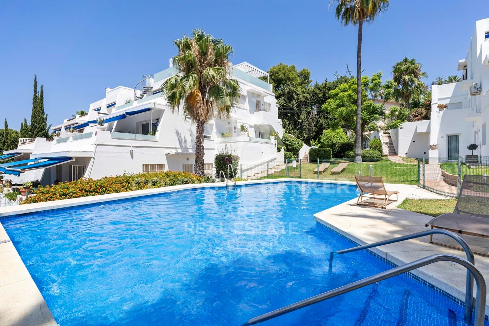 Elegant 3-Bedroom Apartment Just Steps from Puerto Banús