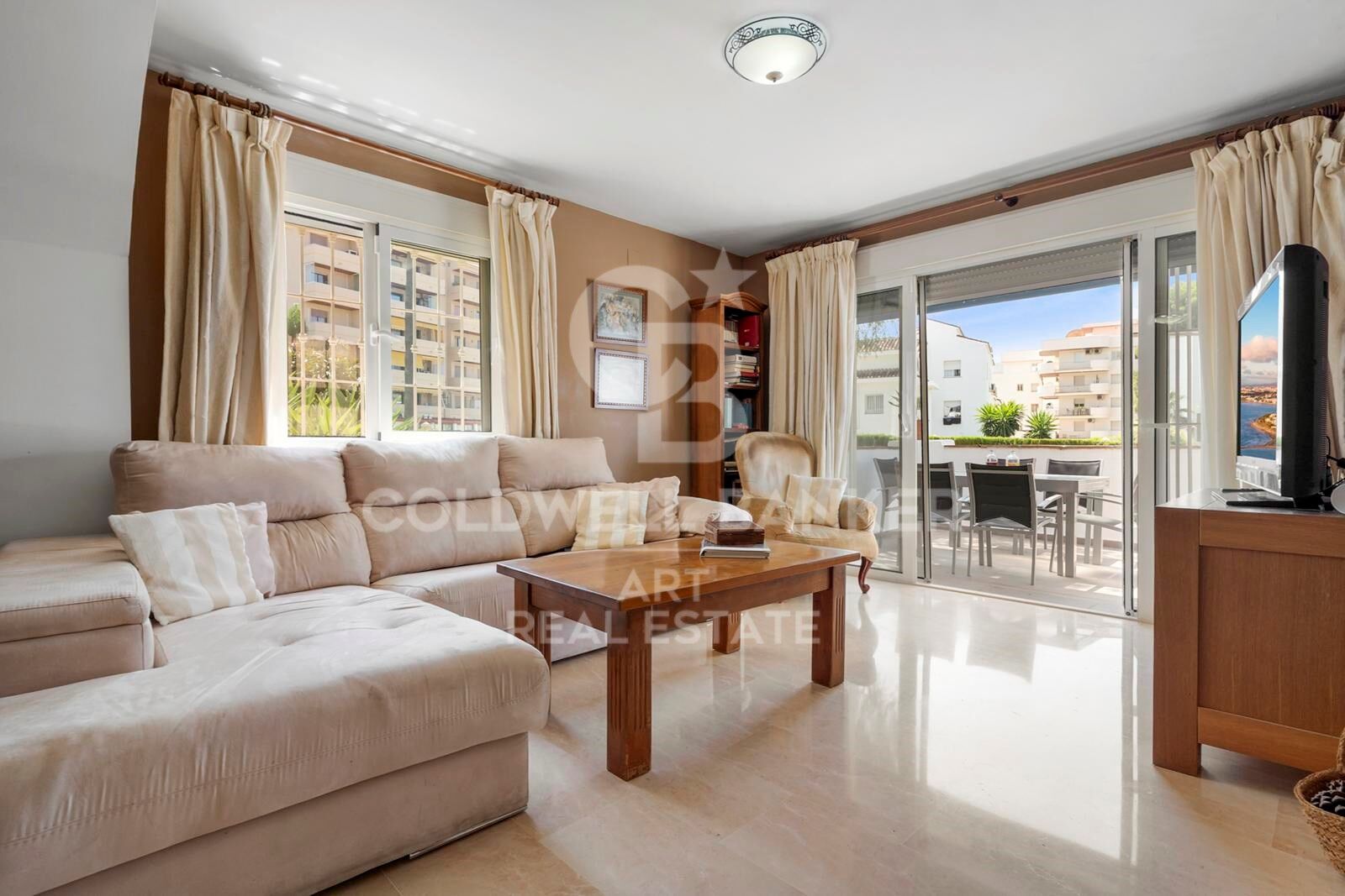 Elegant 3-Bedroom Apartment Just Steps from Puerto Banús