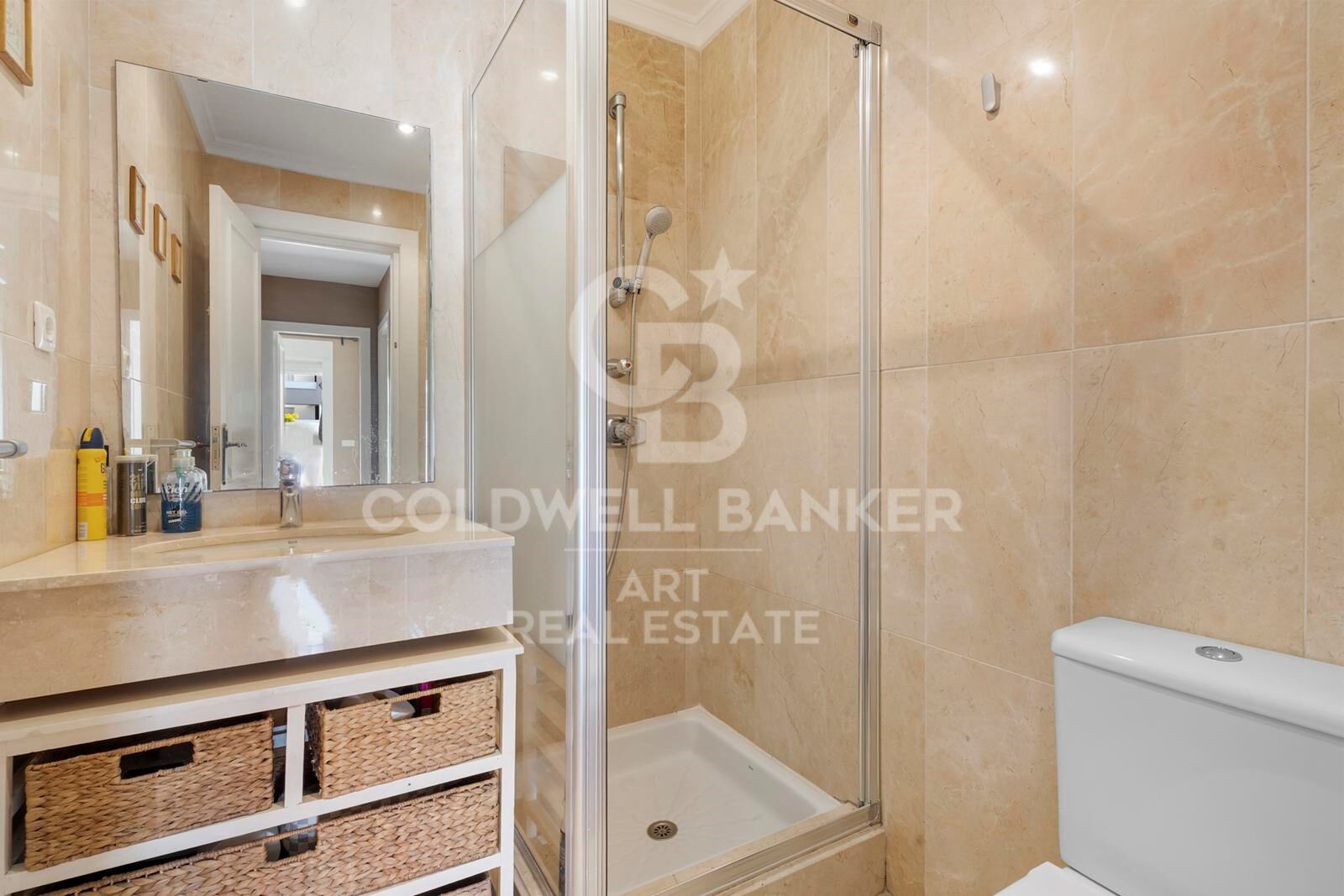 Elegant 3-Bedroom Apartment Just Steps from Puerto Banús