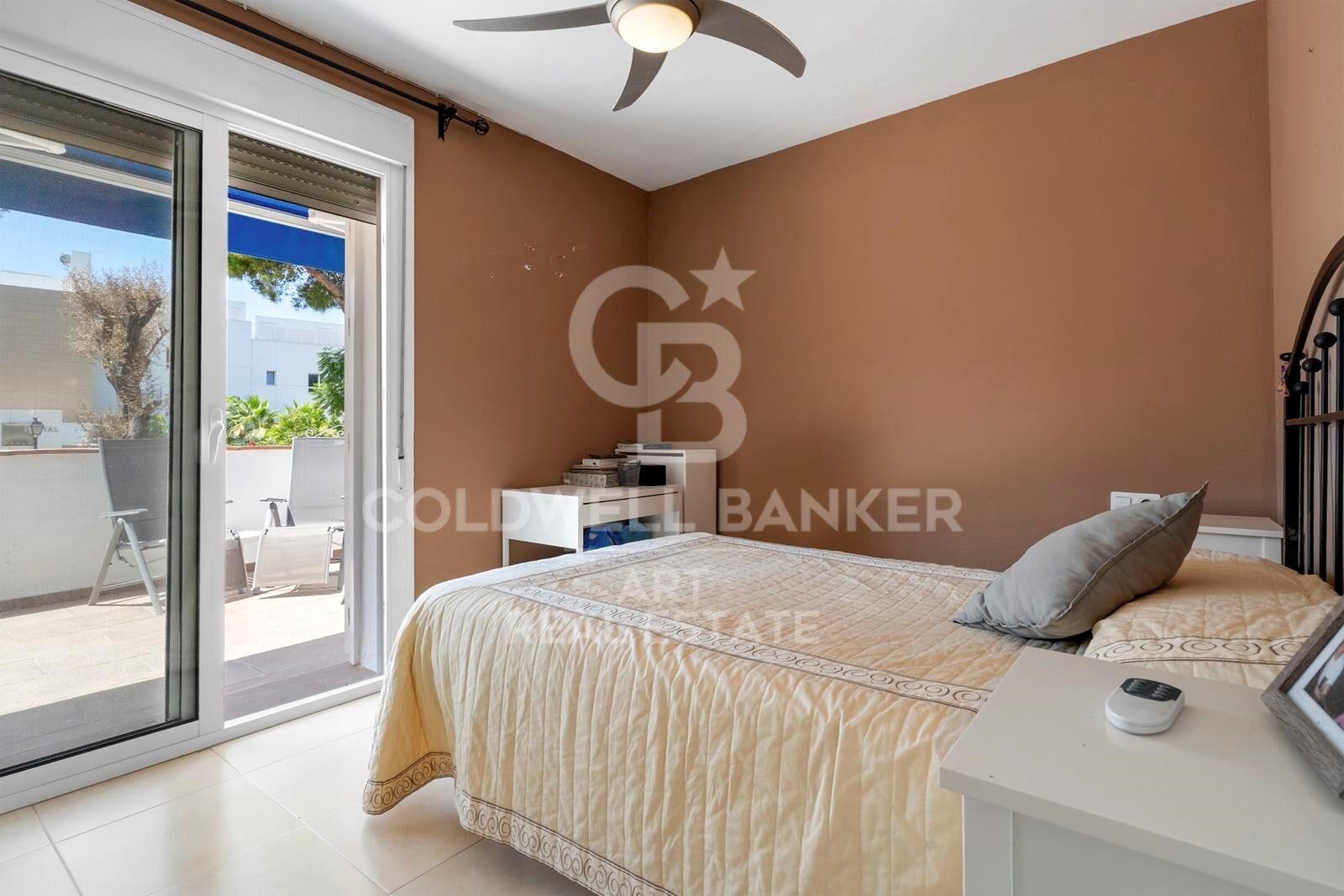 Elegant 3-Bedroom Apartment Just Steps from Puerto Banús