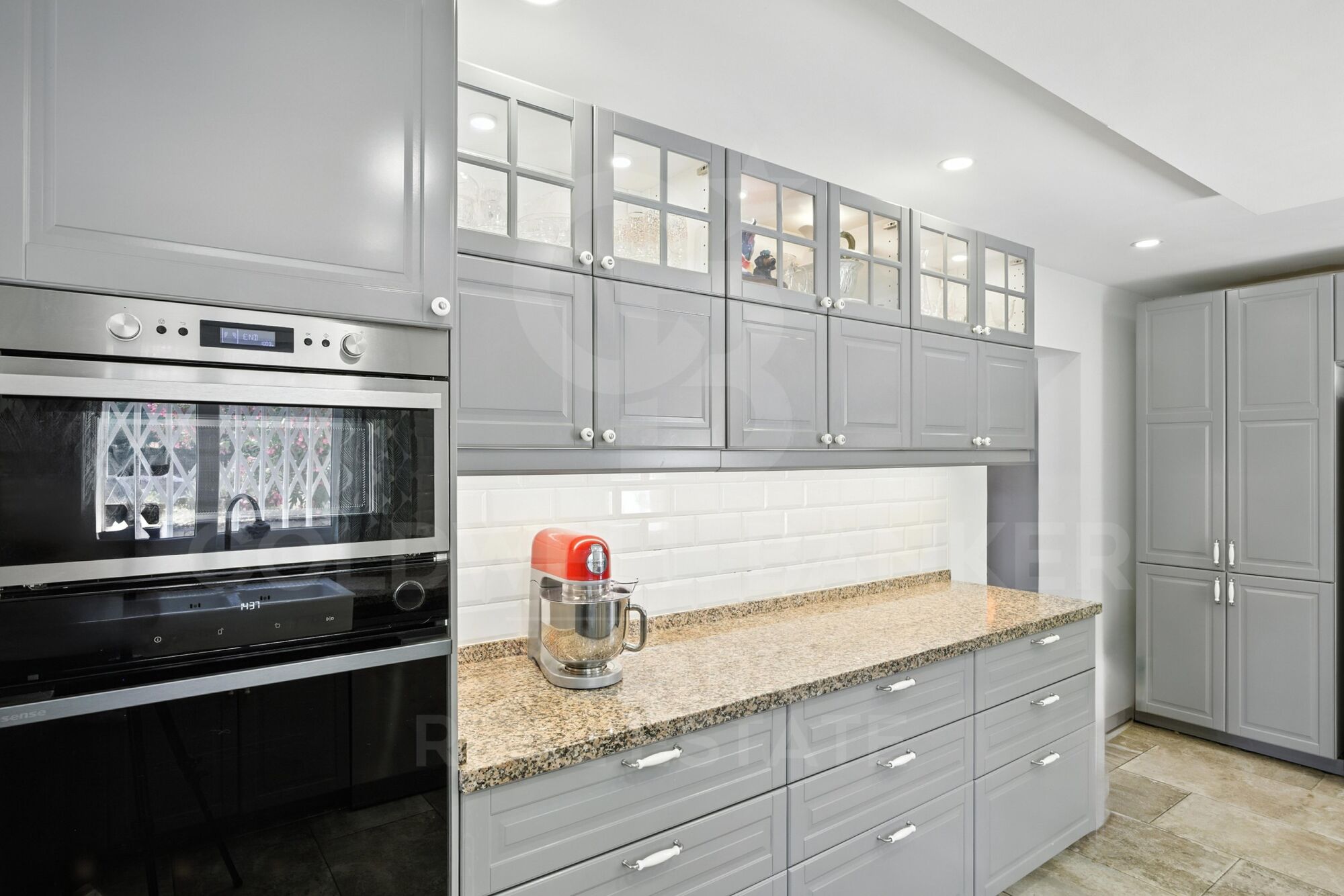 Spacious Renovated Villa with Separate Apartment, Pool, Solar Power & Fruit Garden