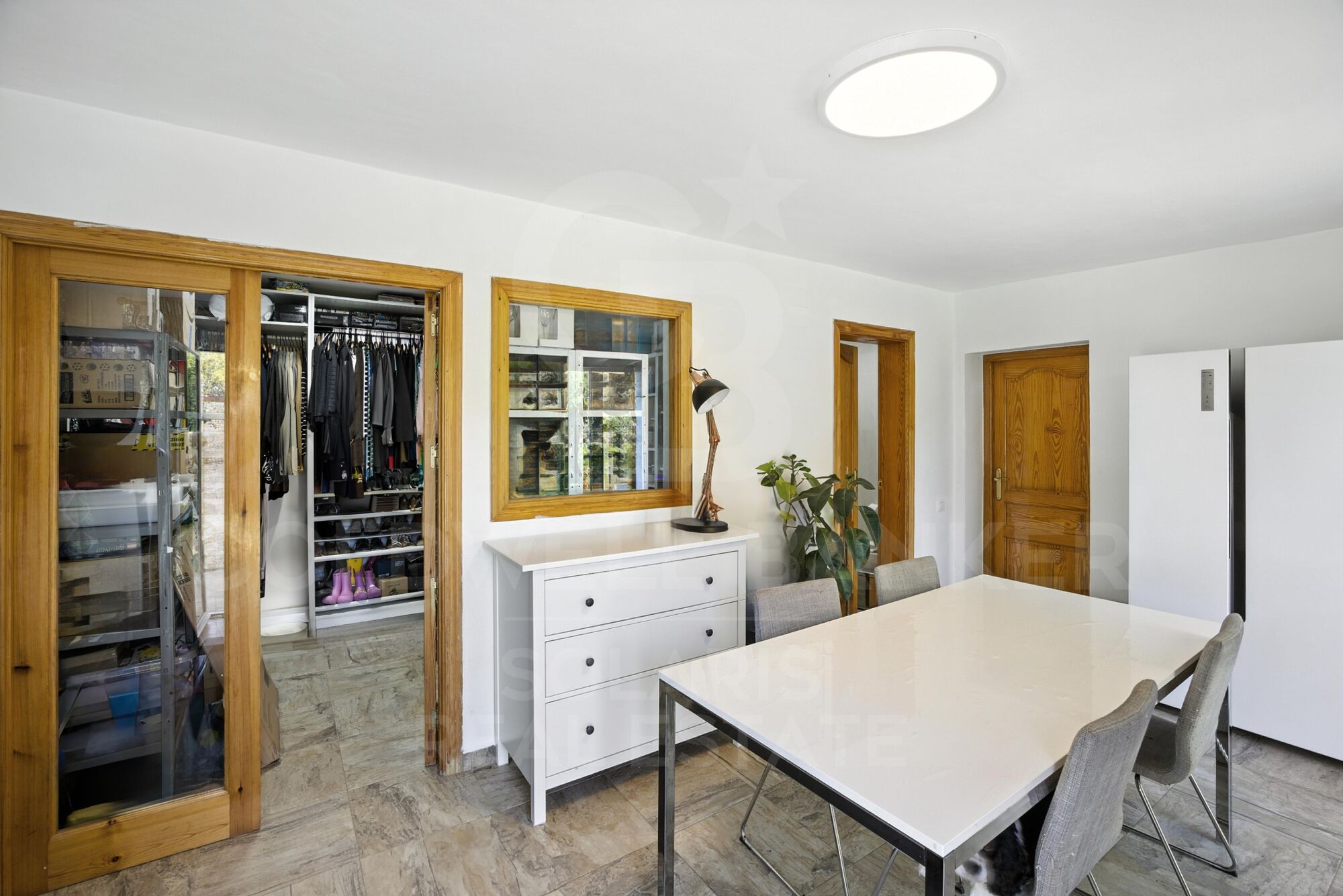 Spacious Renovated Villa with Separate Apartment, Pool, Solar Power & Fruit Garden