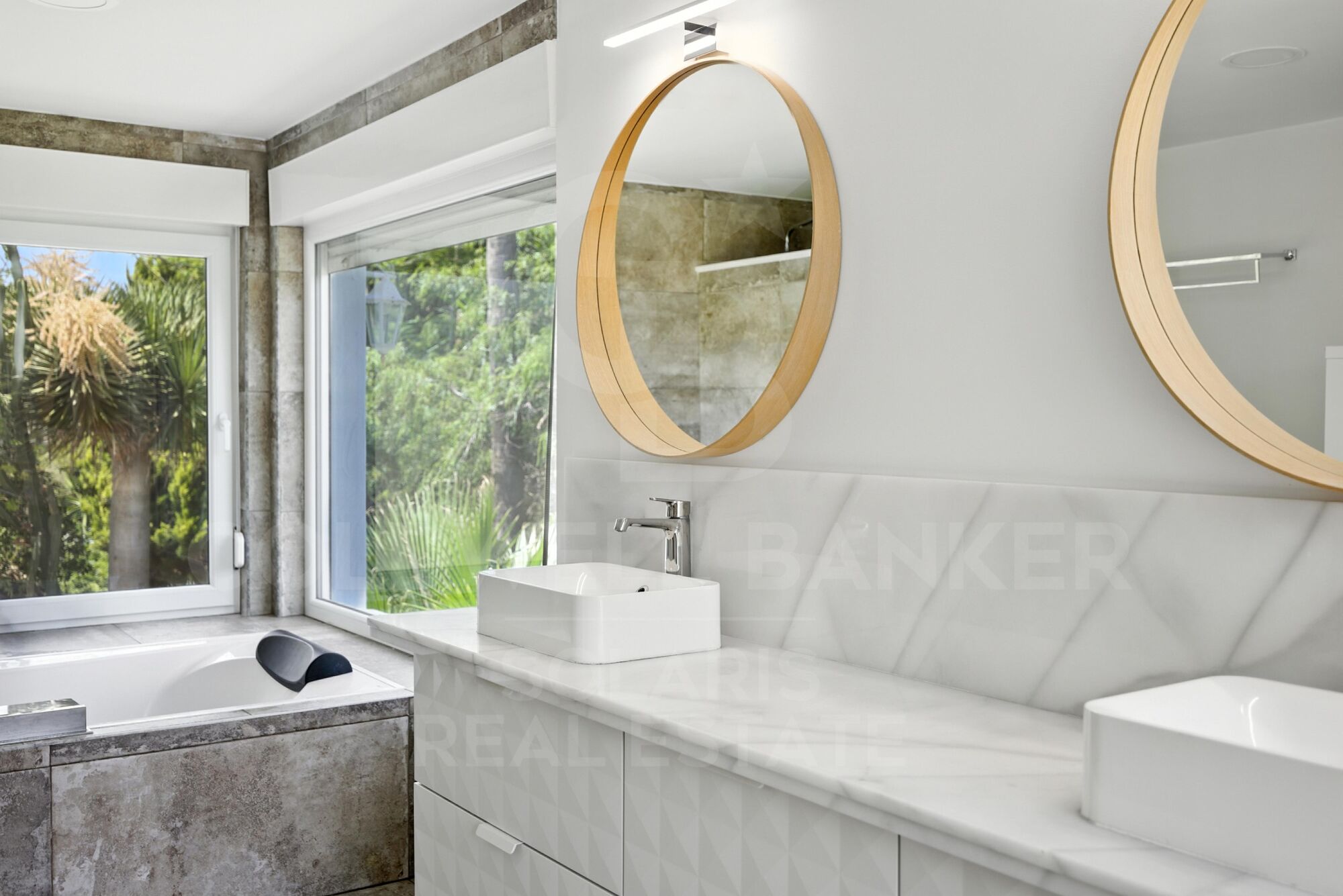 Spacious Renovated Villa with Separate Apartment, Pool, Solar Power & Fruit Garden