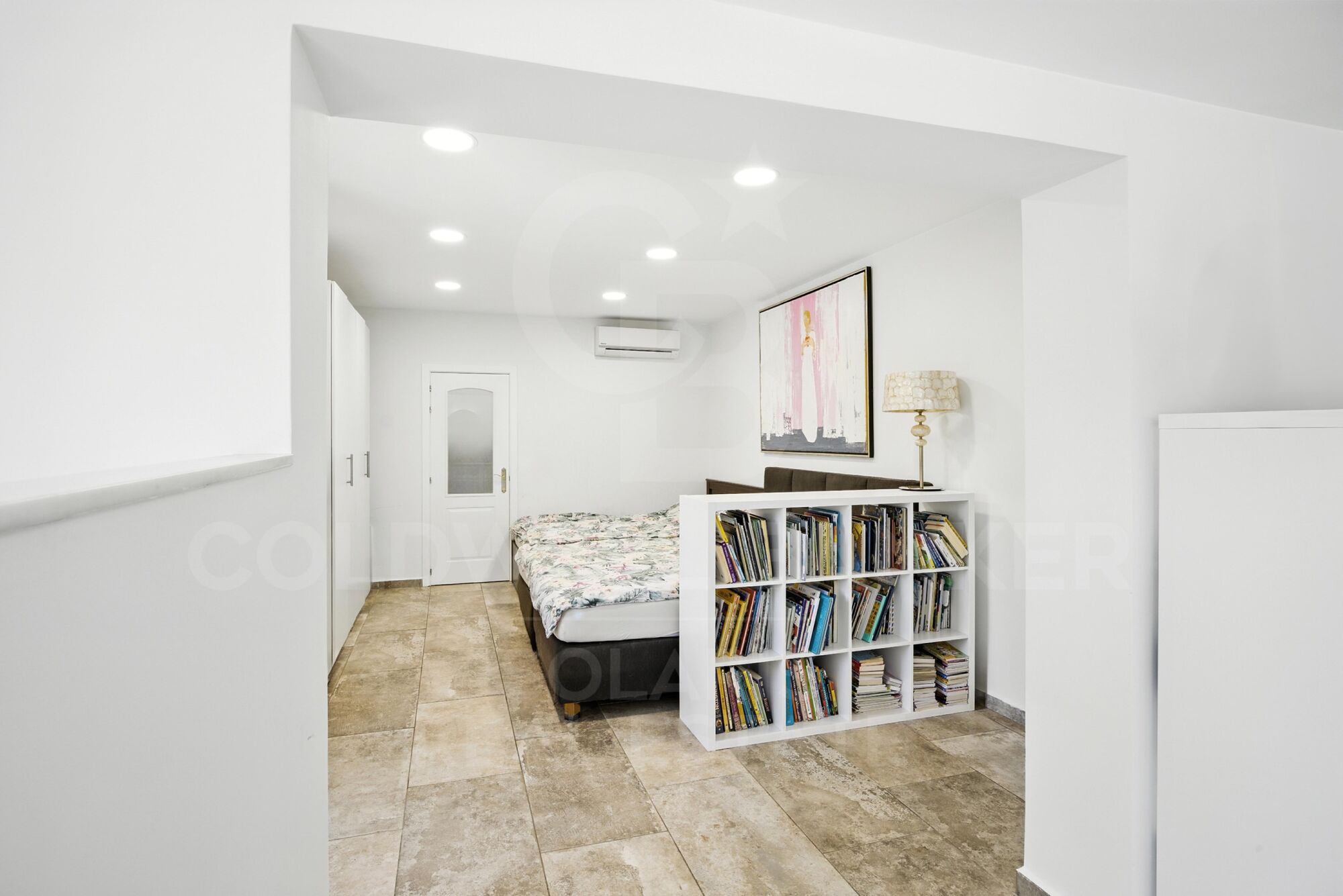 Geräumige, renovierte Villa mit separater Wohnung, Pool, Solarenergie und Obstgarten