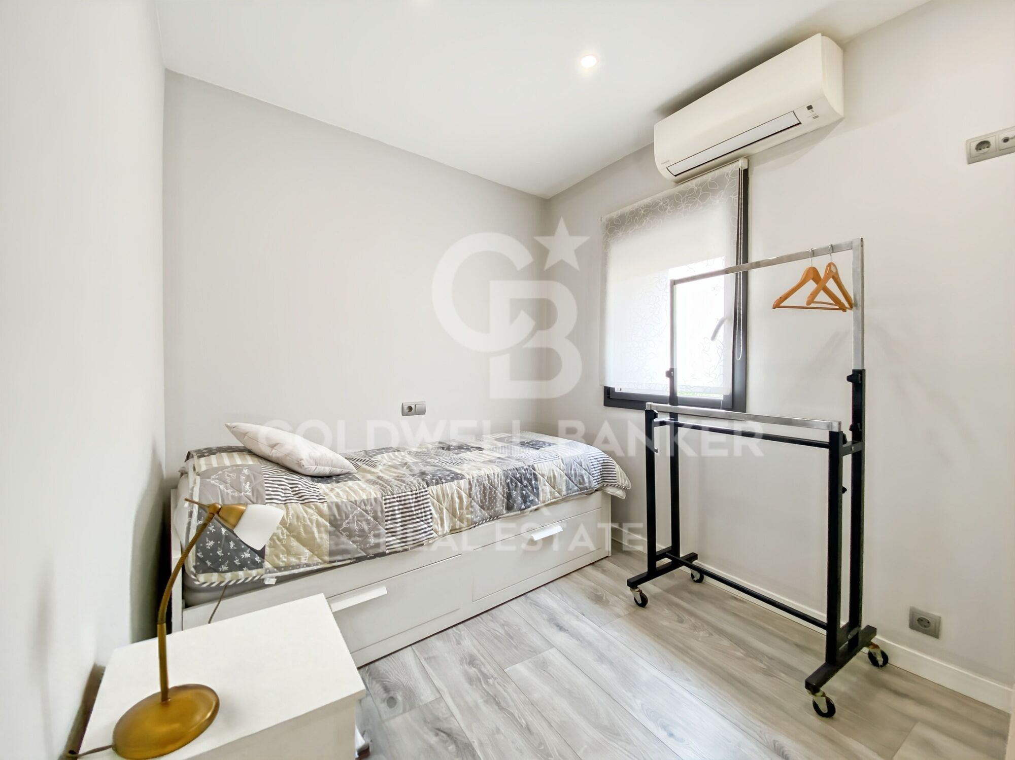 Renoviertes Haus zum Verkauf in Roses, Costa Brava, 100 Meter vom Strand entfernt