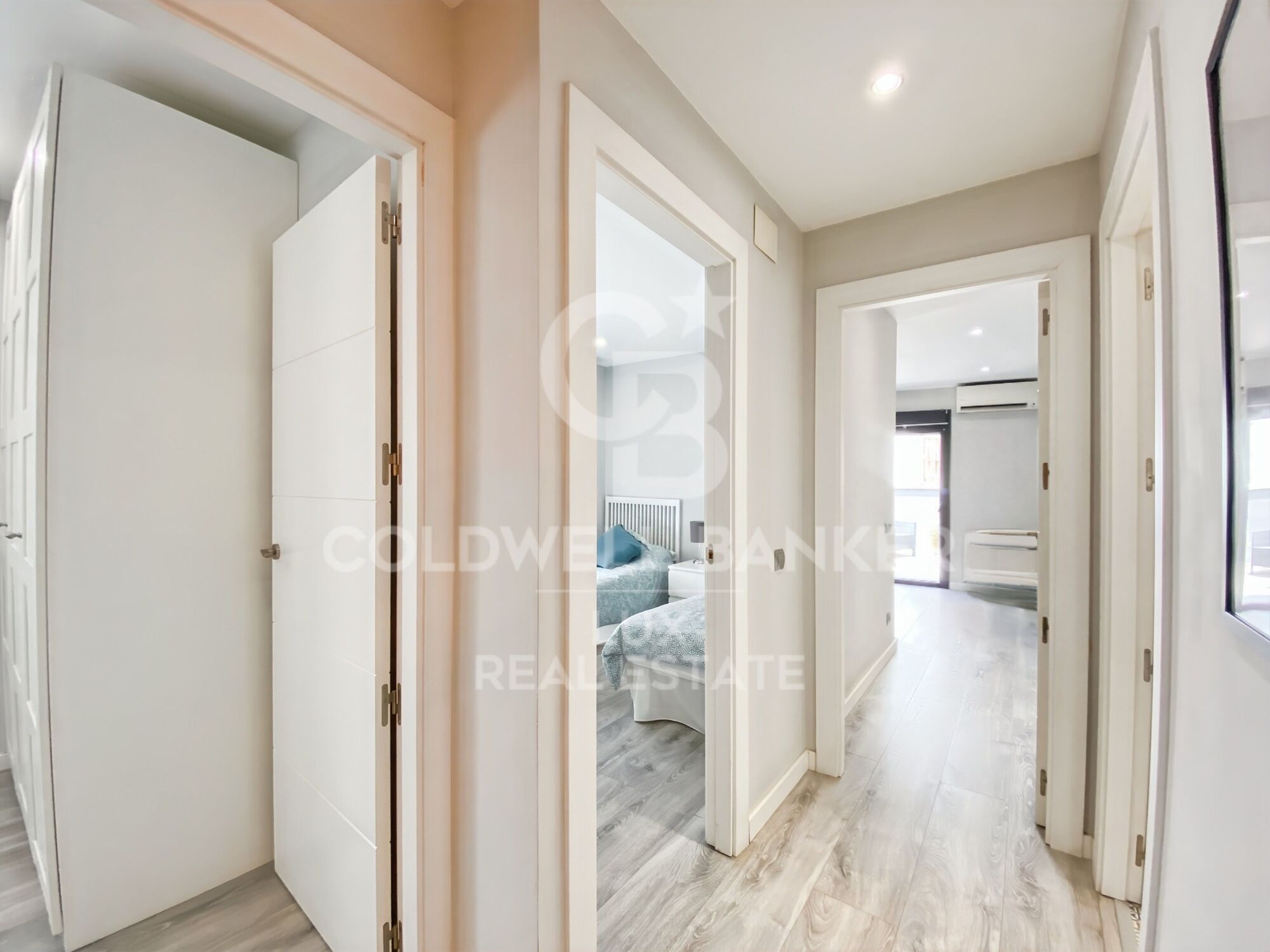 Renovated house for sale in Roses, Costa Brava, 100 meters from the beach