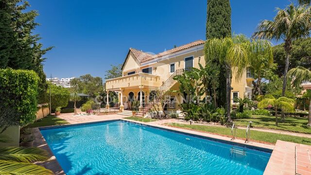 Elegant Andalusian villa in prime Marbella location, Las Lomas del Marbella Club
