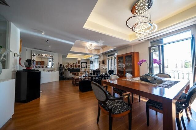 Flat 4 Bedrooms Sale Valencia