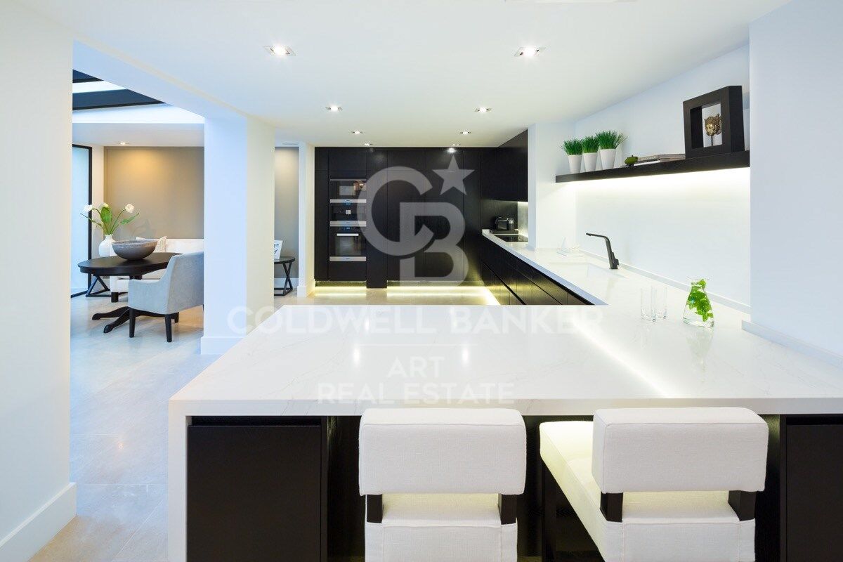 Raffinierte Mittelmeervilla mit Panoramablick auf Golfplatz und Berge, Nueva Andalucía, Marbella