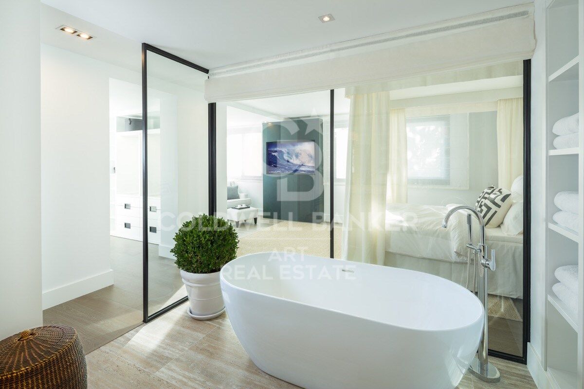 Raffinierte Mittelmeervilla mit Panoramablick auf Golfplatz und Berge, Nueva Andalucía, Marbella