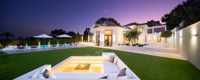 Raffinierte Mittelmeervilla mit Panoramablick auf Golfplatz und Berge, Nueva Andalucía, Marbella