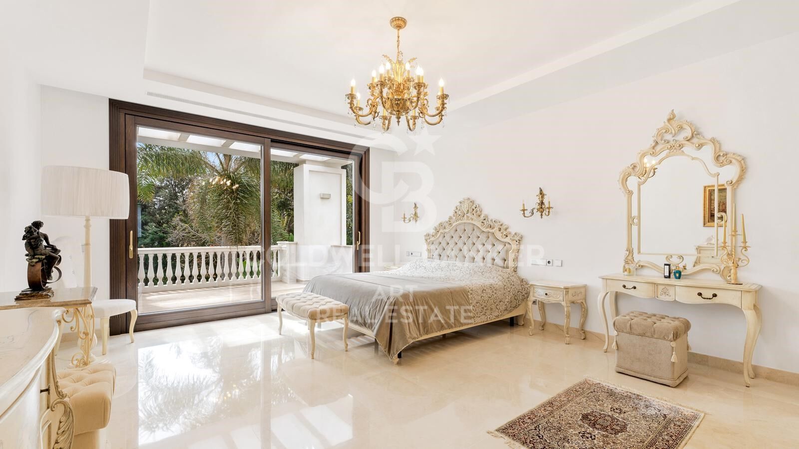 Elegant luxury villa by the sea in prestigious Casasola, Guadalmina, Costa del Sol