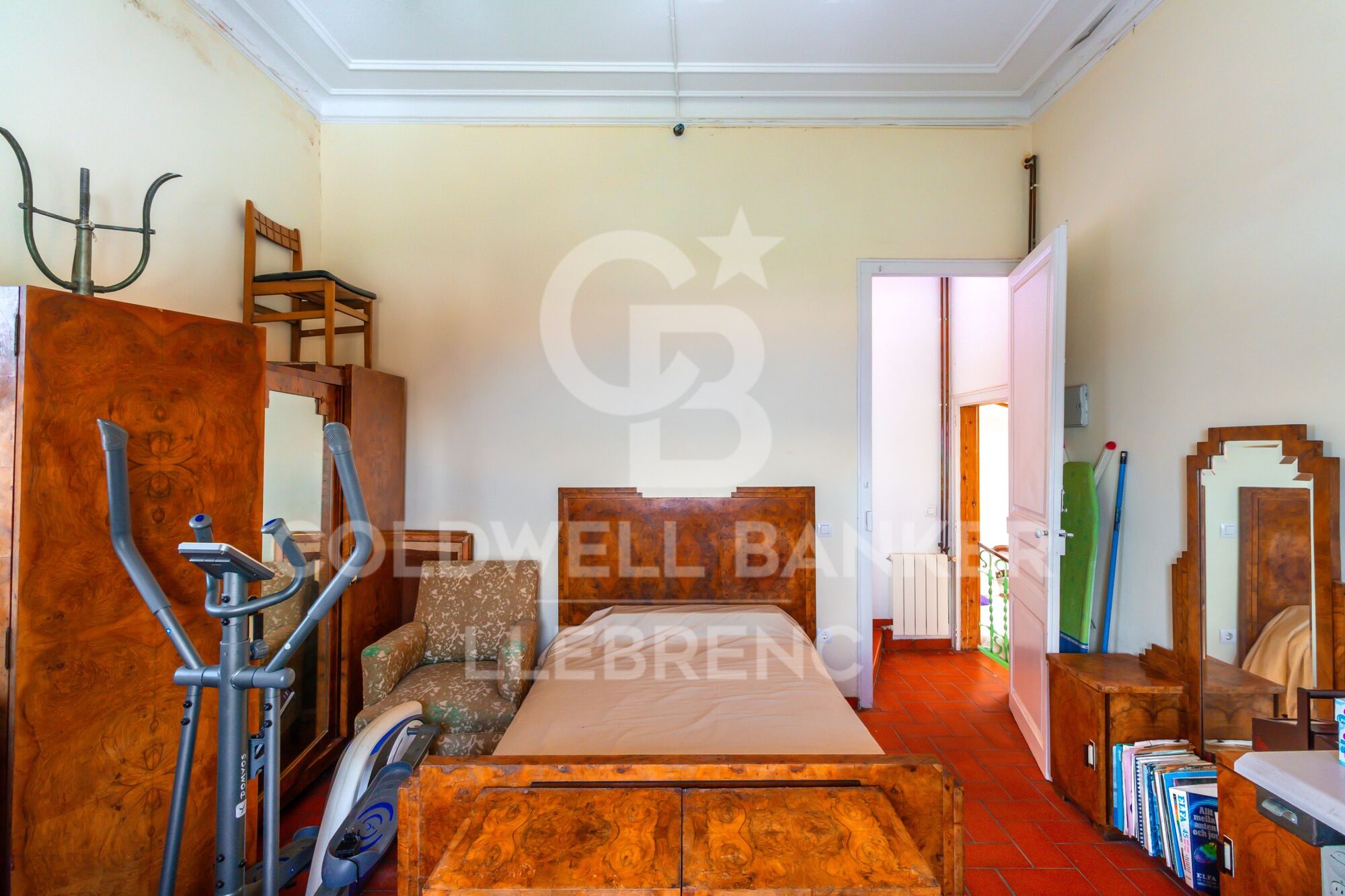 Modernist villa for sale in the Tibidabo neighbourhood