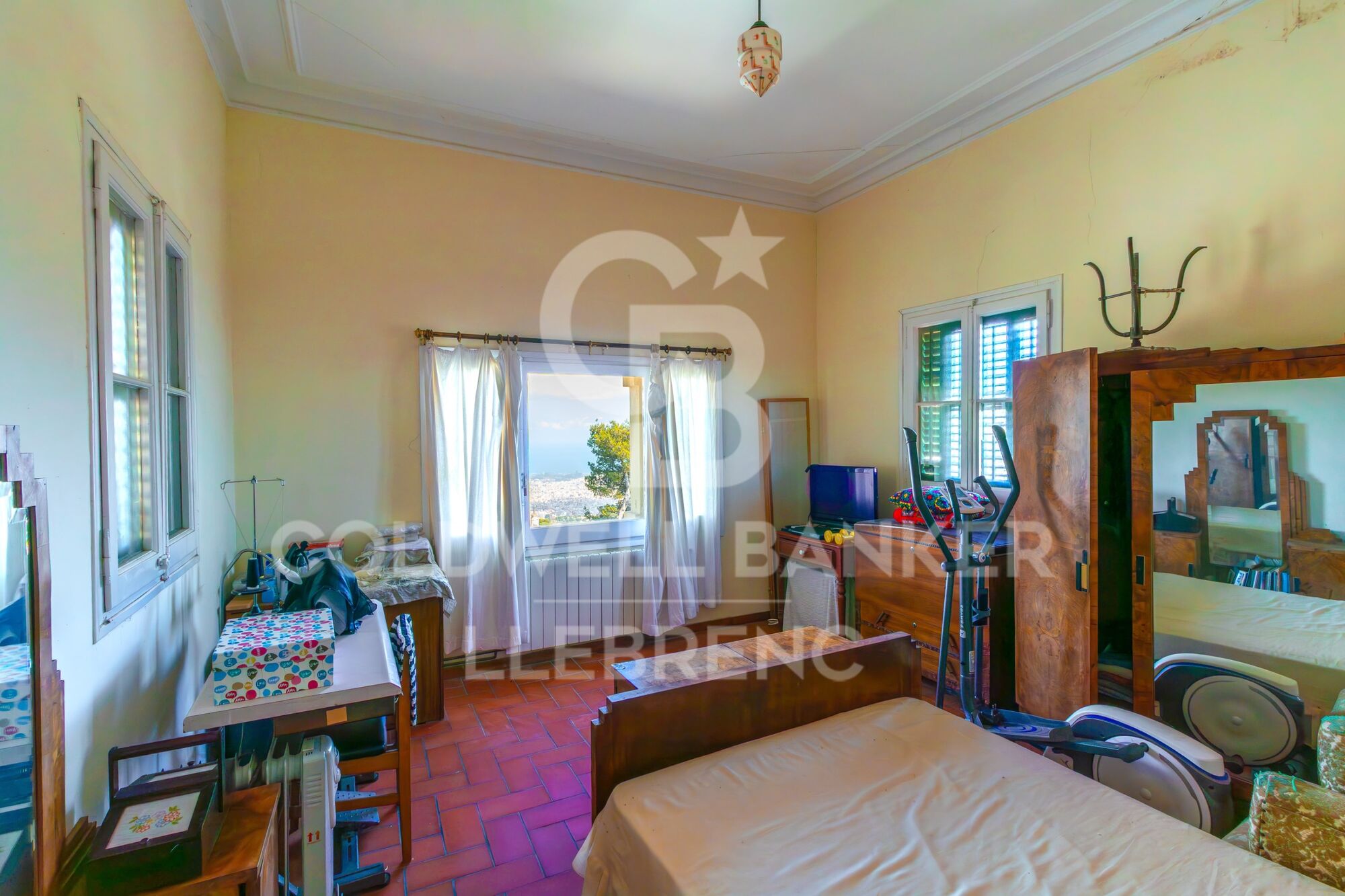 Modernist villa for sale in the Tibidabo neighbourhood