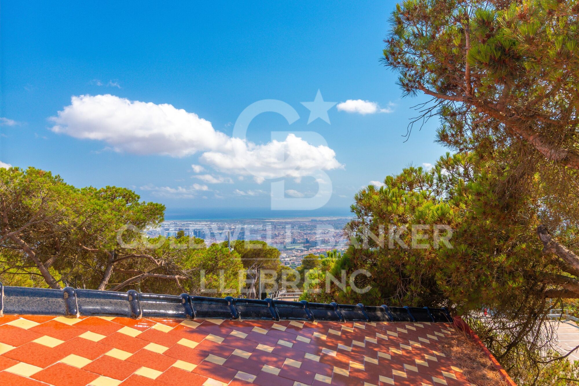 Modernist villa for sale in the Tibidabo neighbourhood