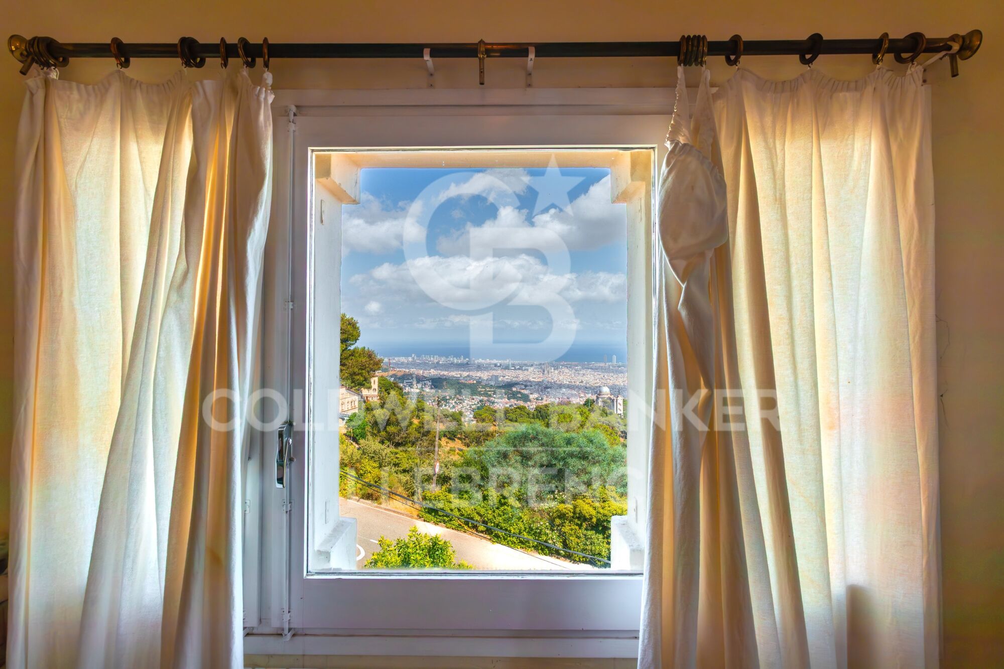 Modernist villa for sale in the Tibidabo neighbourhood