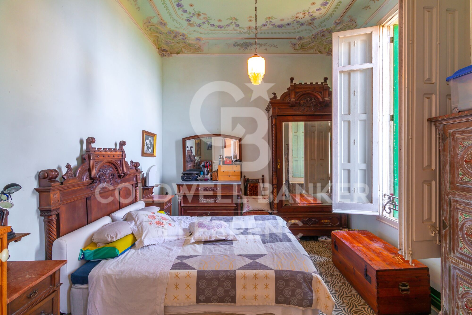 Modernist villa for sale in the Tibidabo neighbourhood