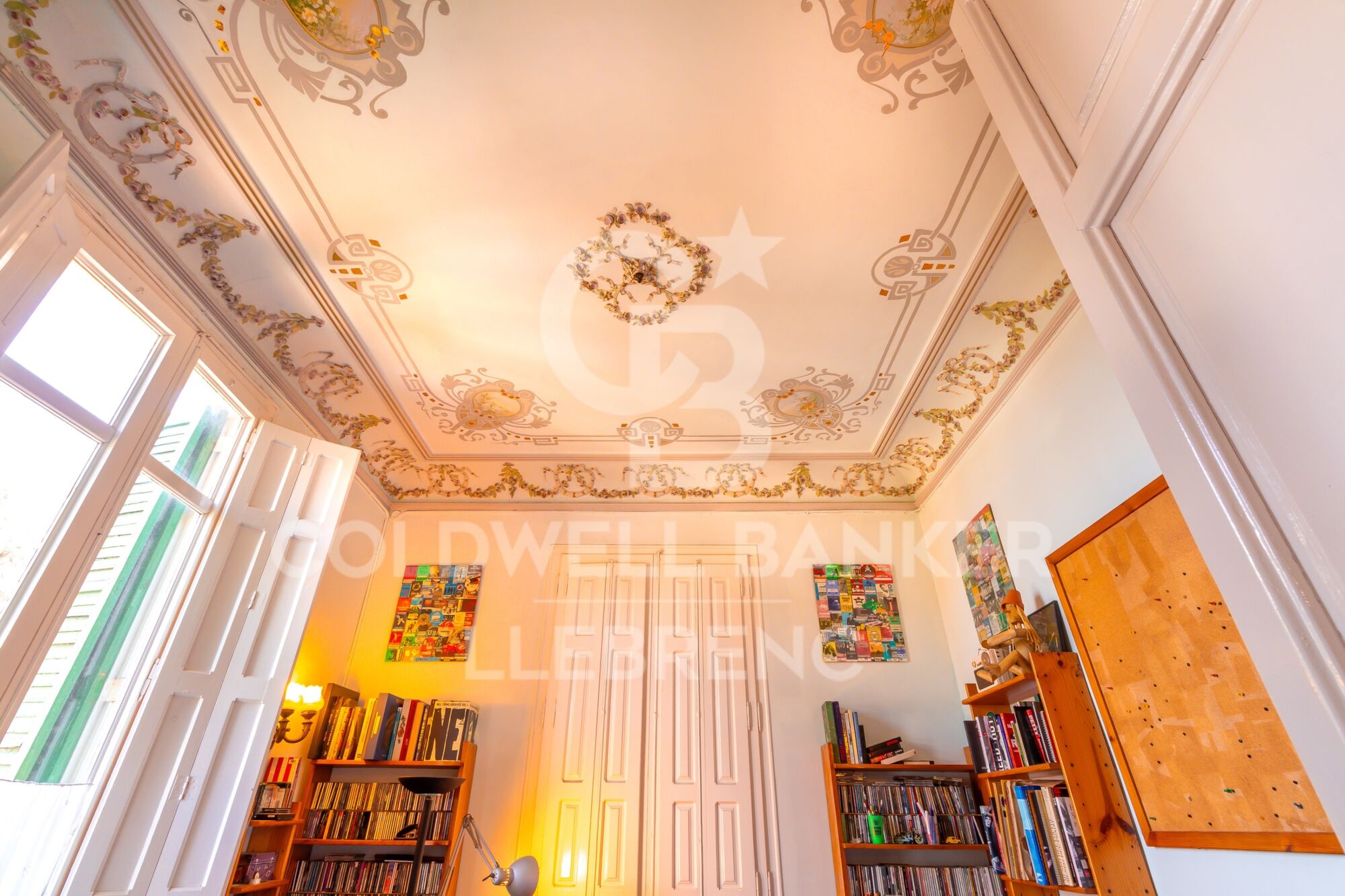 Modernist villa for sale in the Tibidabo neighbourhood