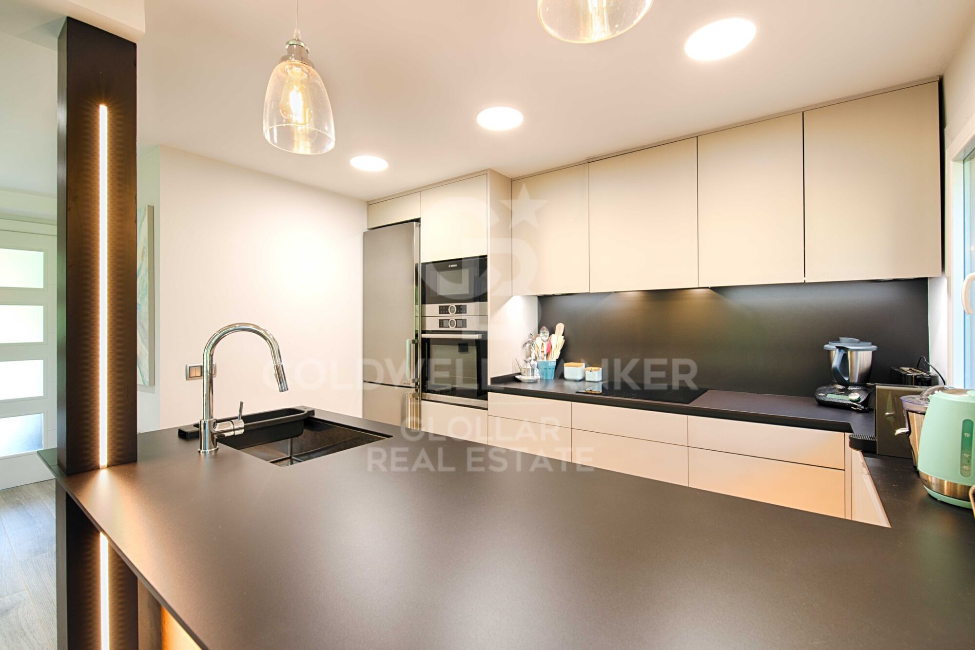 Apartment 3 Bedrooms Sale Alp