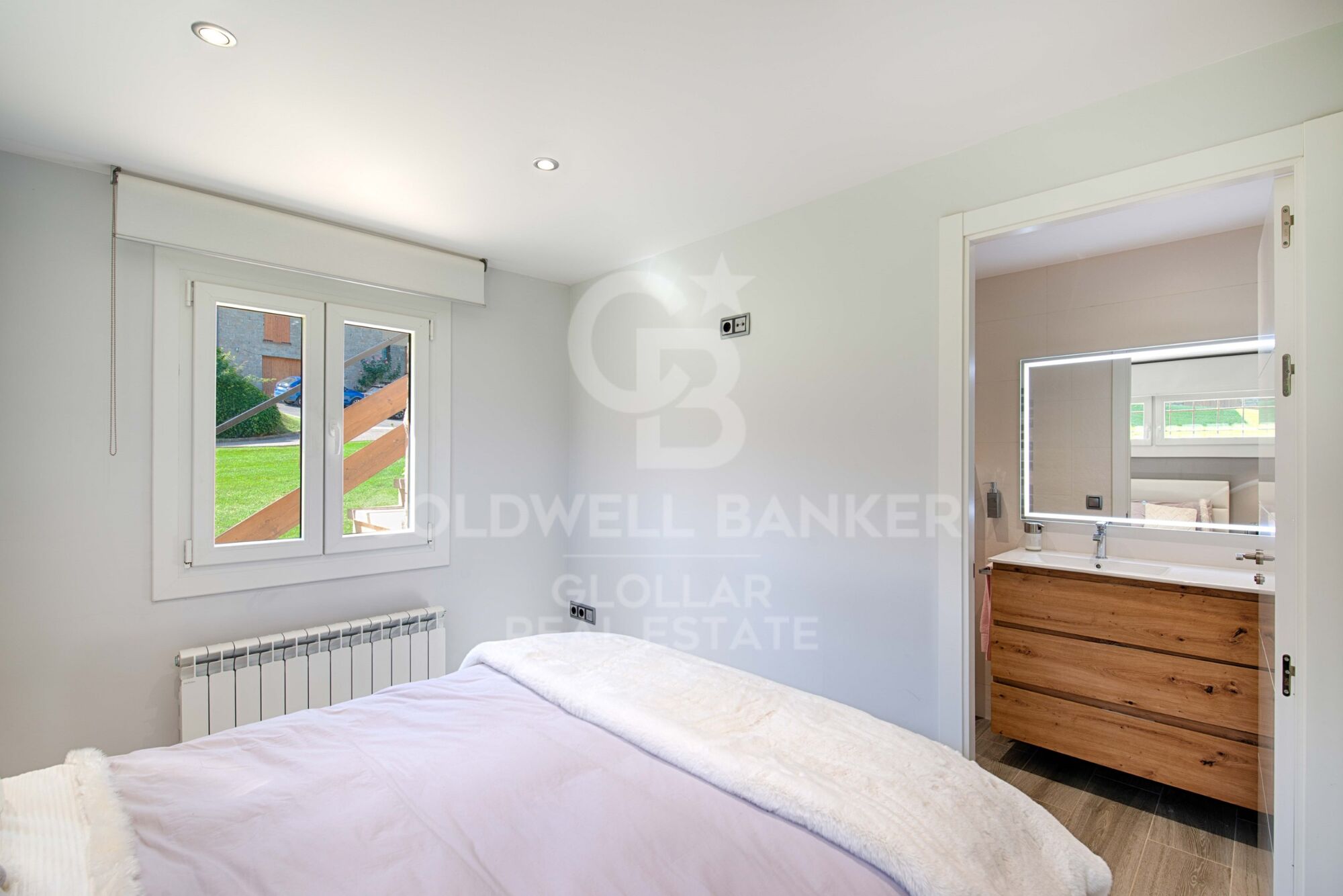 Apartment 3 Bedrooms Sale Alp