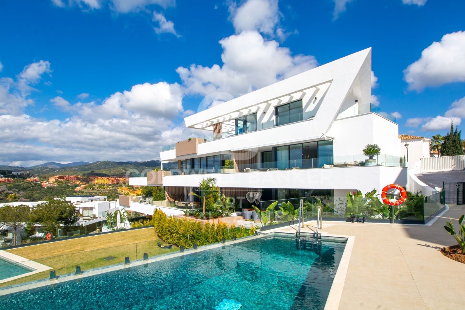 Maison unique de style villa dans l'un des quartiers les plus exclusifs de Marbella, Cabopino