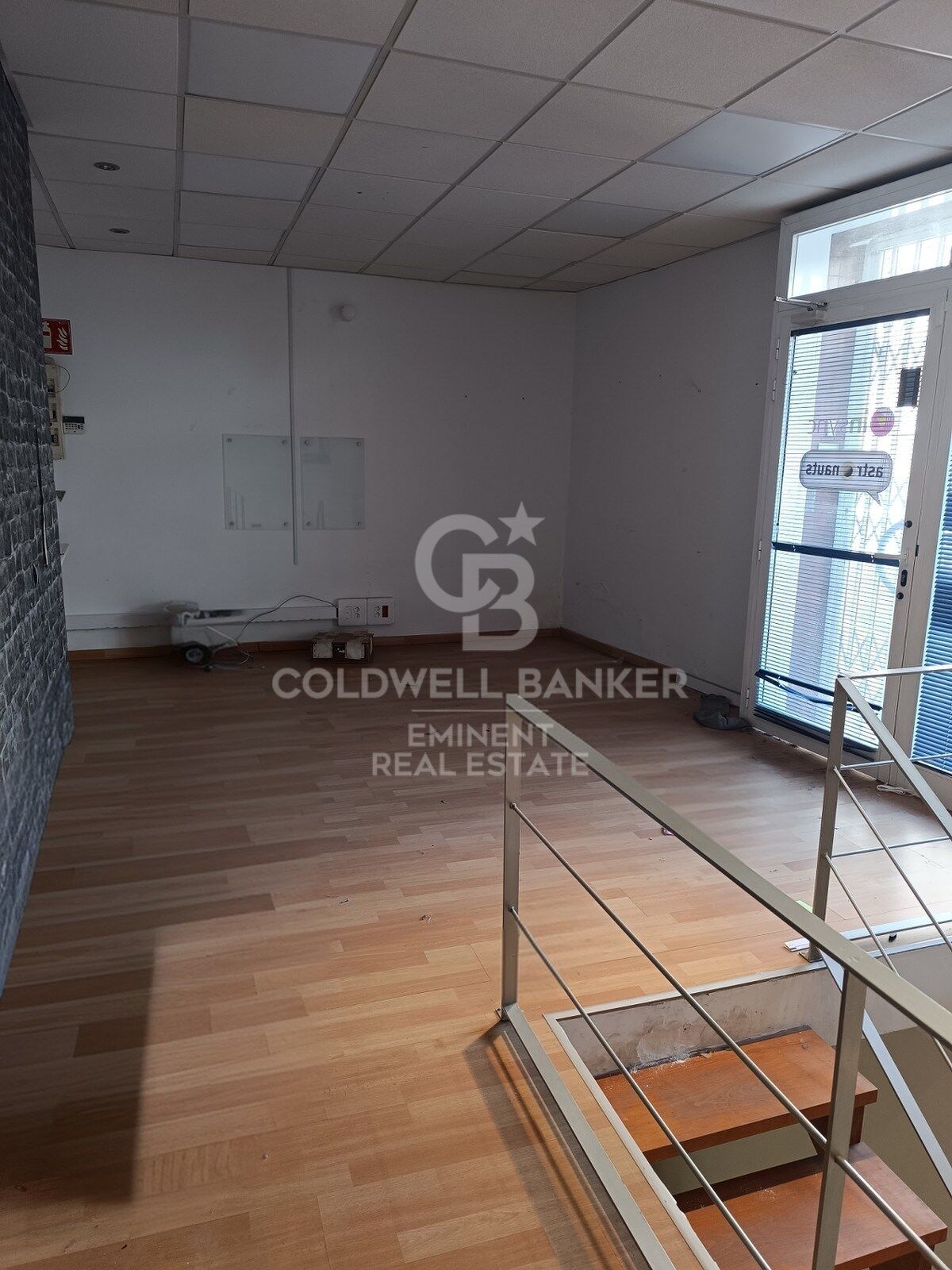 Venta local 3 plantas con opción a vivienda _ Vallcarca Penitents