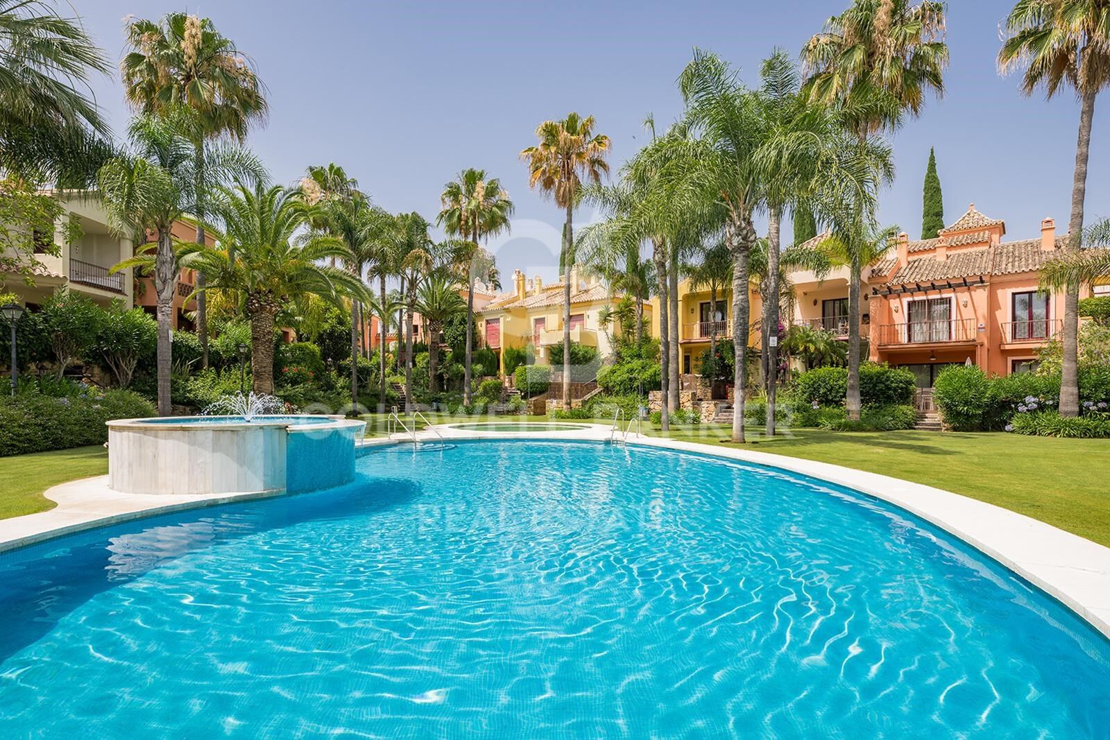 Refined semi-detached home in exclusive Jardines de Las Lomas - Marbella's Golden Mile