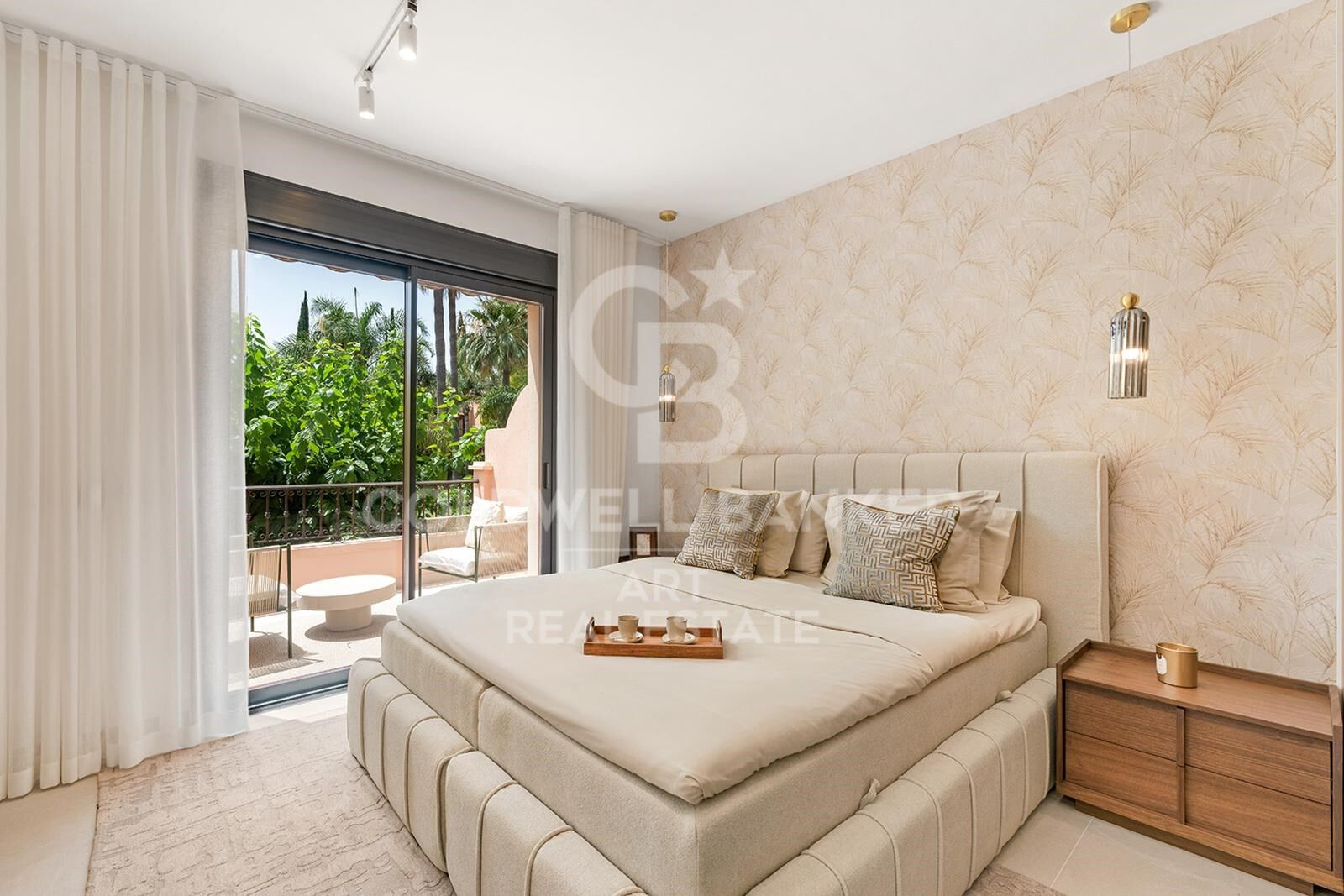 Refined semi-detached home in exclusive Jardines de Las Lomas - Marbella's Golden Mile