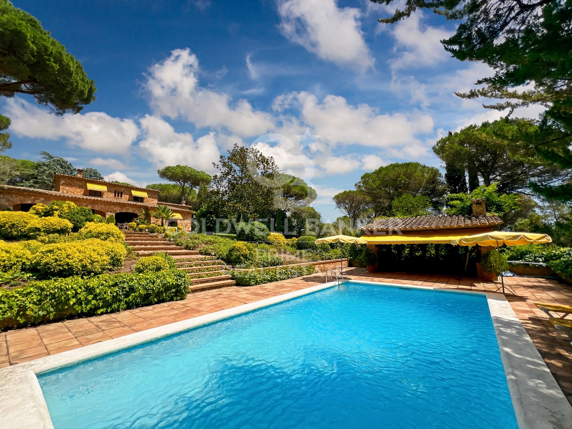 Finca rústica con piscina junto al PGA Catalunya