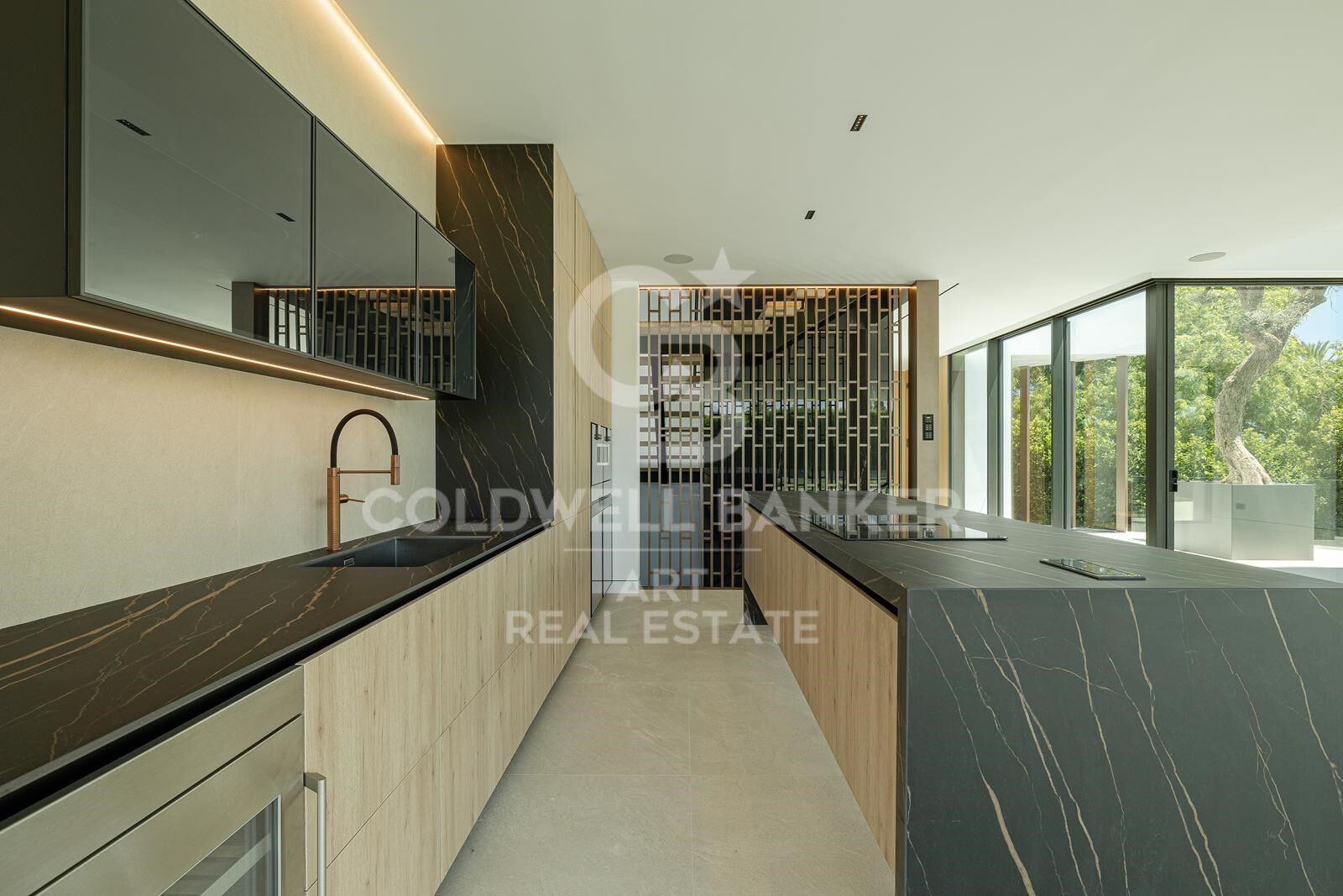 Stylish Golden Mile villa with private pool and sea views, Marbella