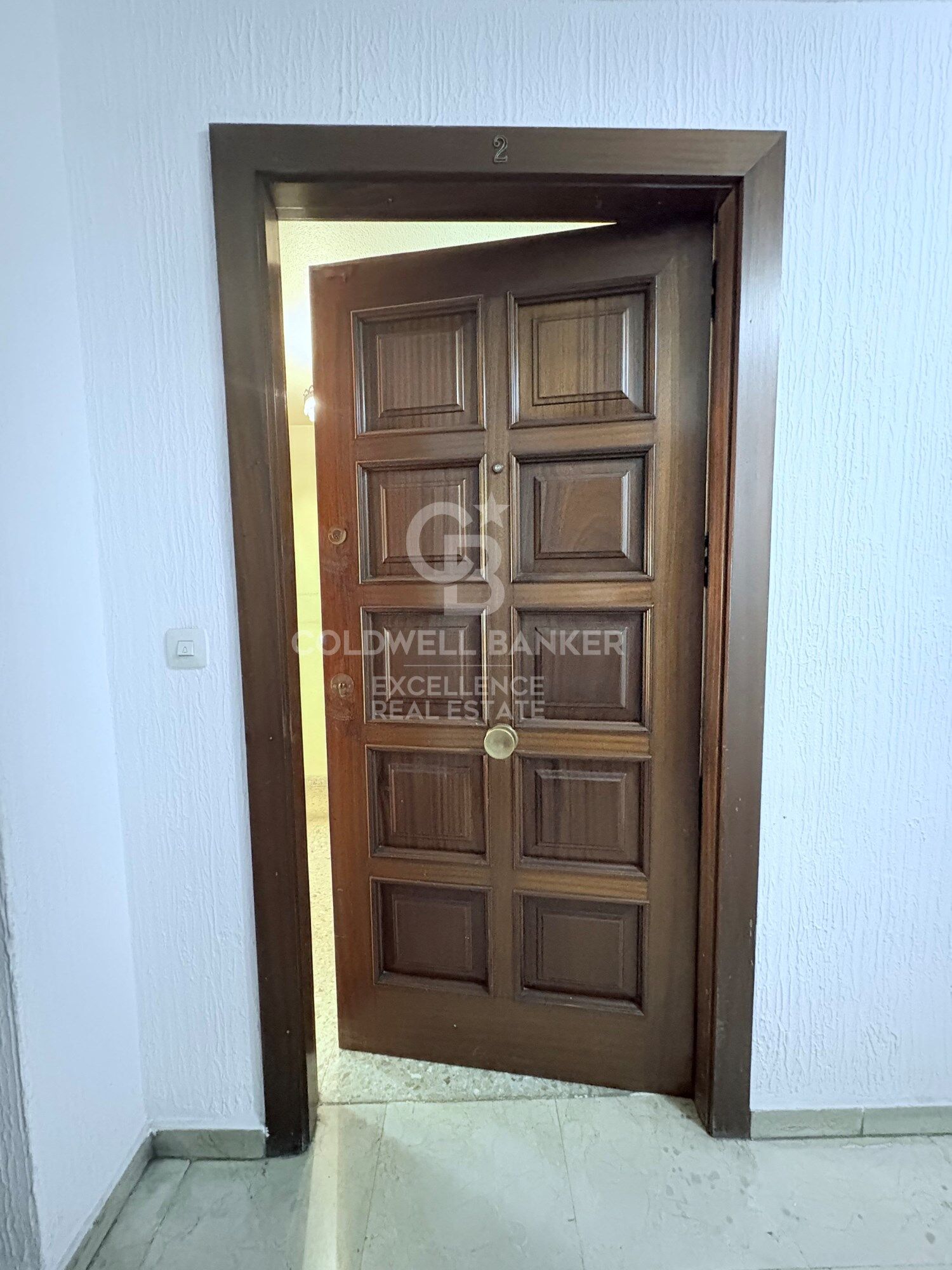 Wohnung zum Renovieren mit 20m2 Terrasse und Garagenplatz in El Pla del Real