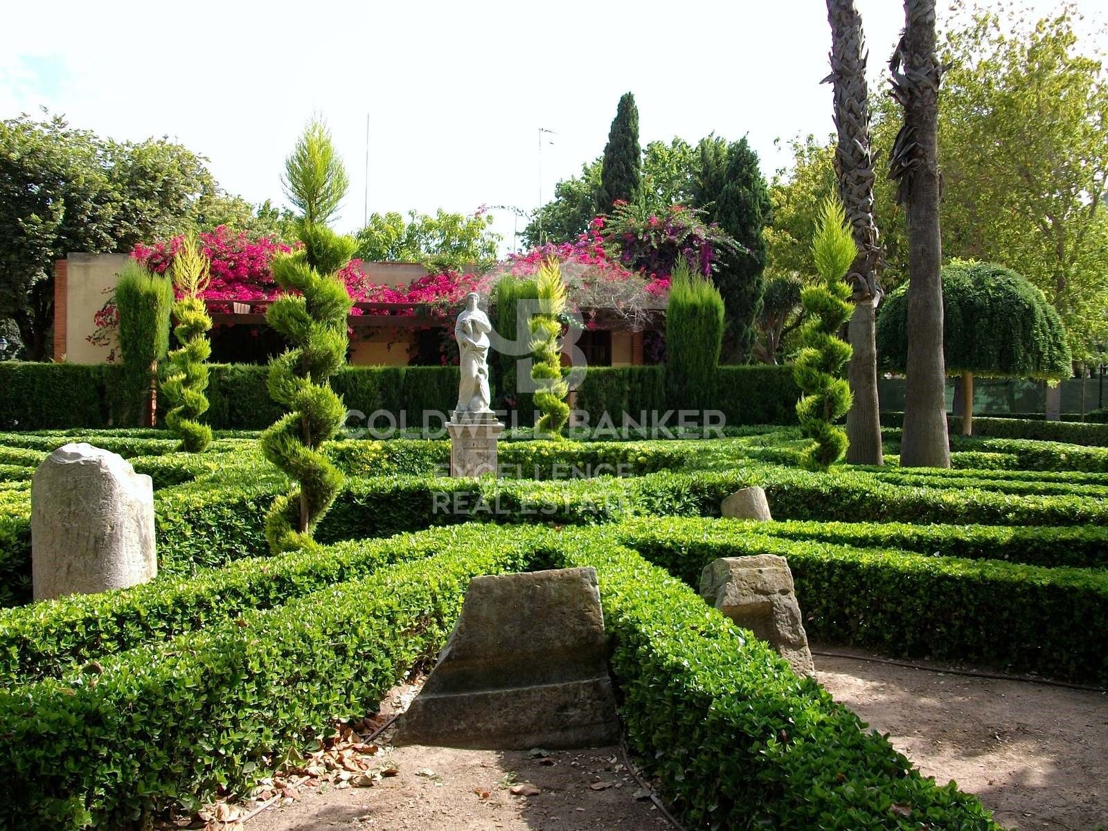 Wohnung zum Renovieren mit 20m2 Terrasse und Garagenplatz in El Pla del Real