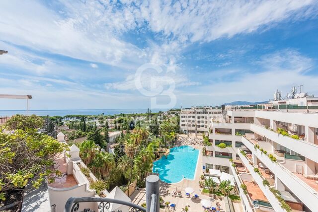 Duplex-Penthouse mit spektakulärer Aussicht in Guadalpín Suites, Marbella Goldene Meile