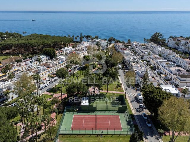 Modernes Reihenhaus am Strand in Marbellamar mit Meerblick, Golden Mile, Marbella