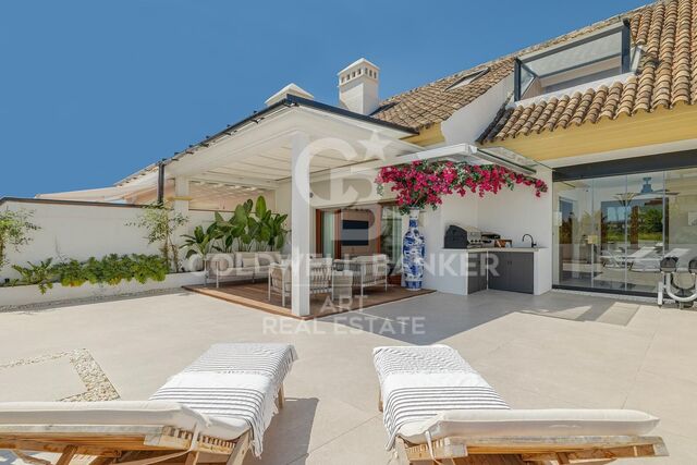 Stylish duplex penthouse on Marbella's Golden Mile