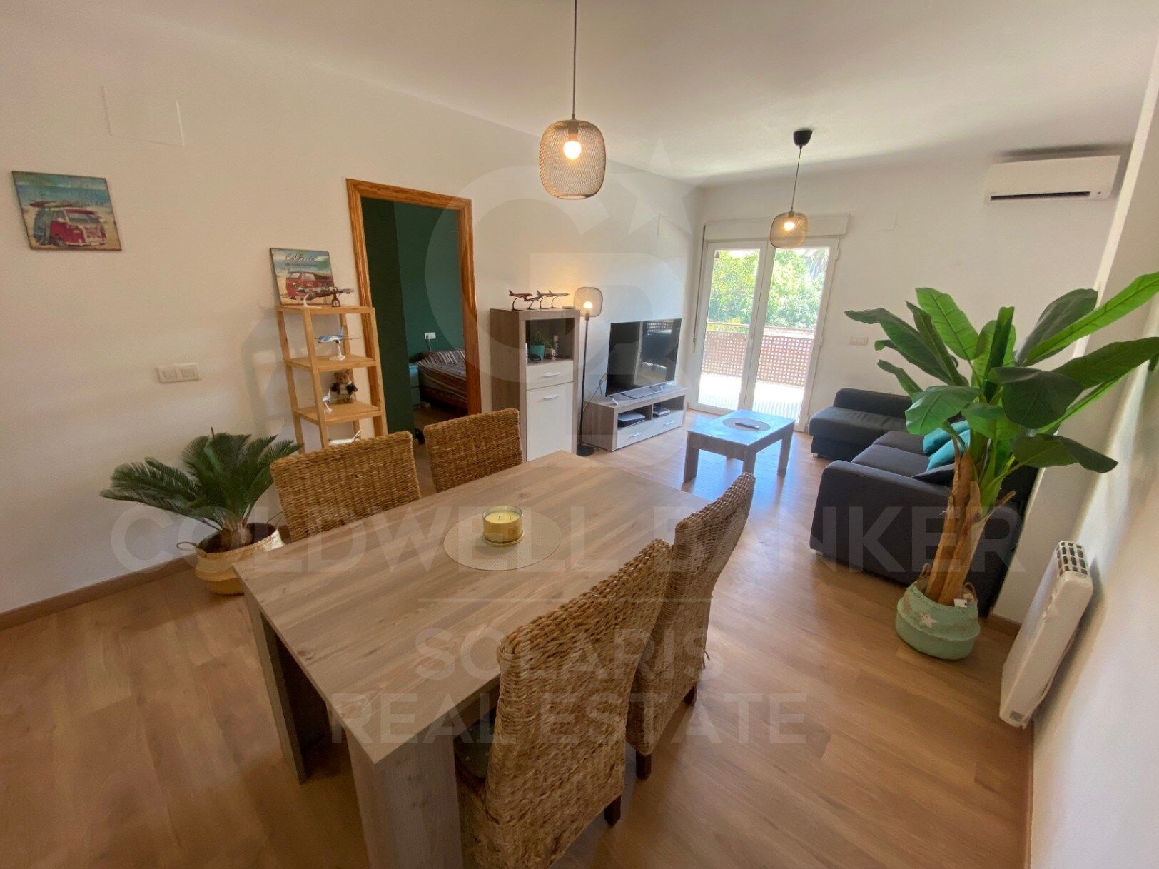 Cozy Apartment with Ample Spaces and Privileged Location in Xaló