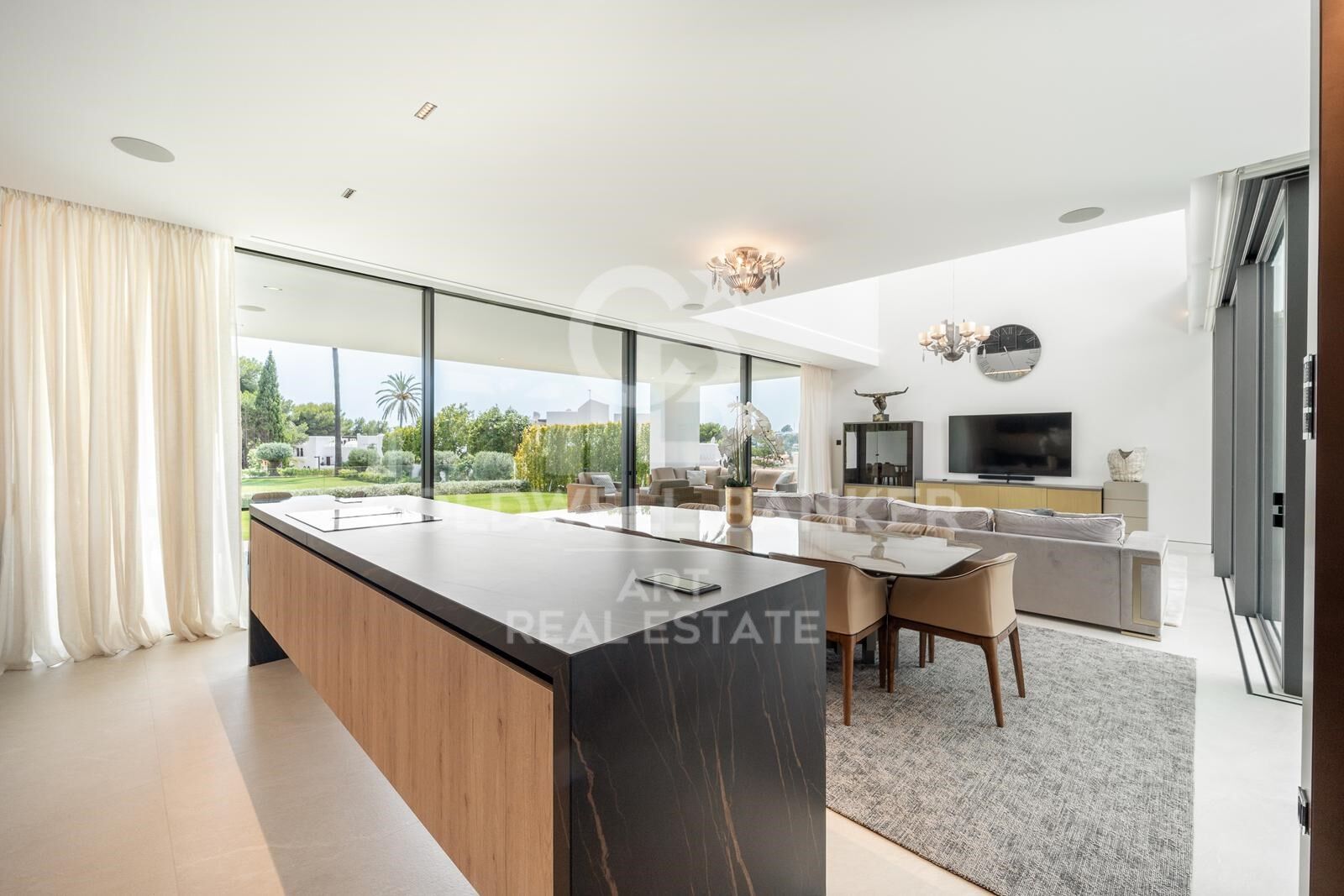 Villa contemporánea con piscina en la azotea y vistas en Nueva Andalucía, Marbella