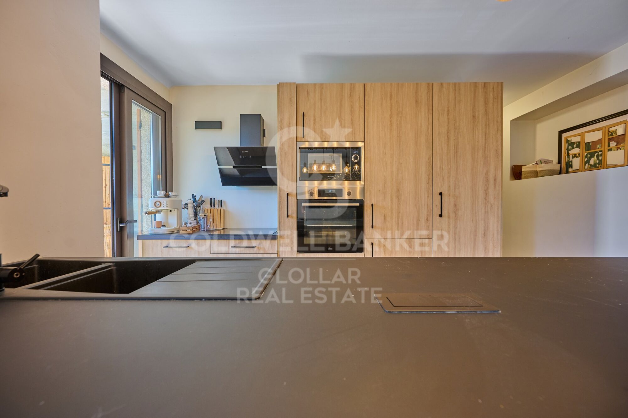 Apartamento reformado con terraza en Angoustrine