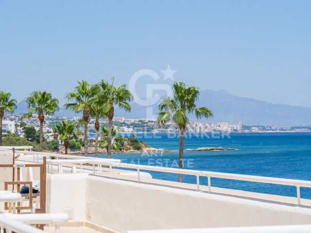 Apartamento único a pocos metros del mar en Buenas Noches, Estepona